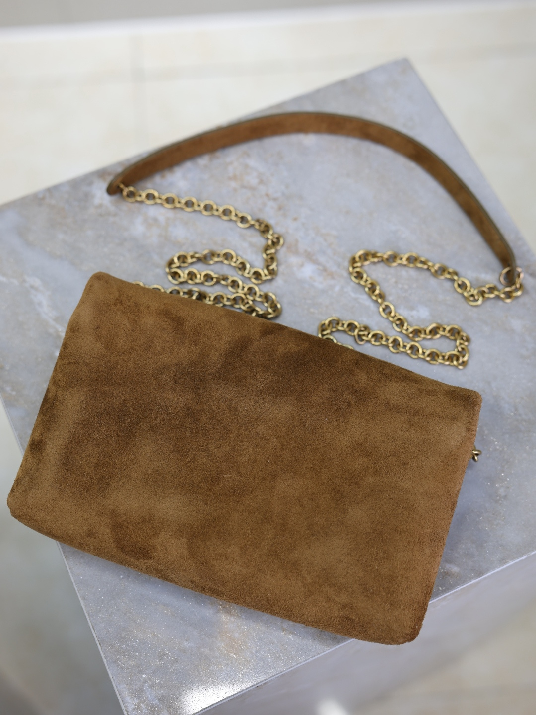 Bagsaaa Y51 CASSANDRE chain clutch in suede 819271 brown - 19cm