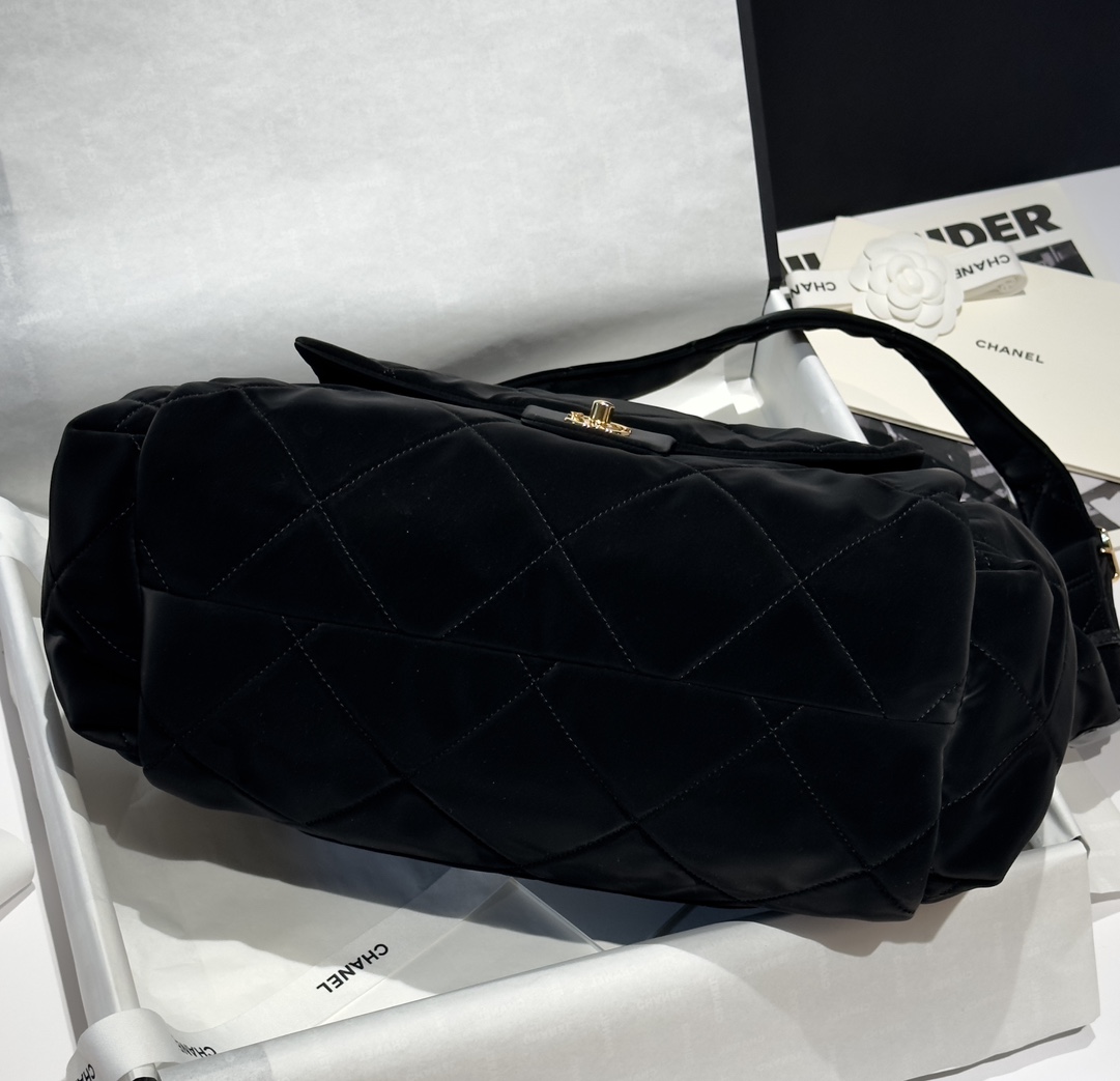 Bagsaaa Ch**el Maxi Bowling Bag AS5716 Black Velvet - 46cm
