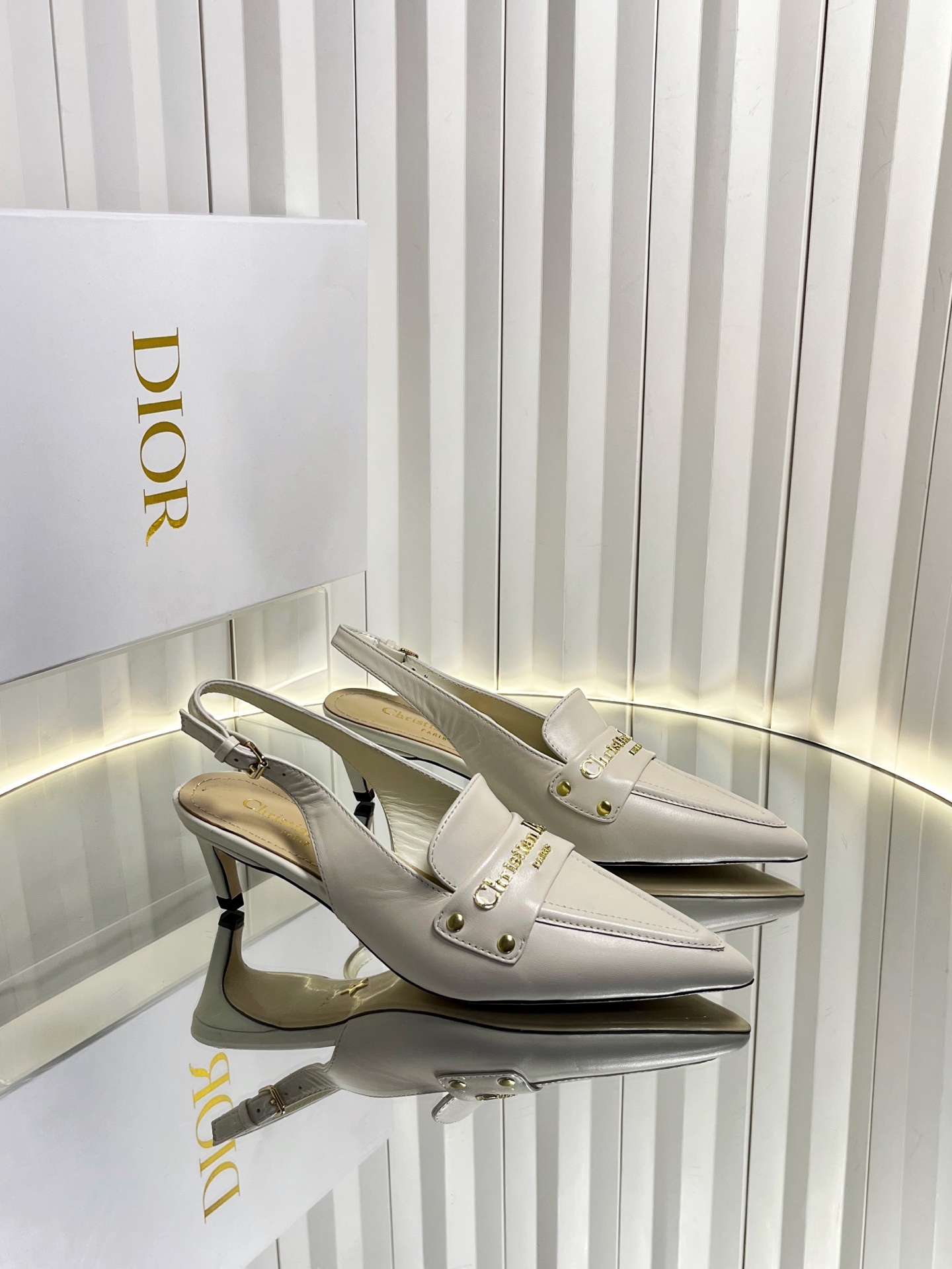 Bagsaaa D10r Boy slingback pump in white S*pple calfskin