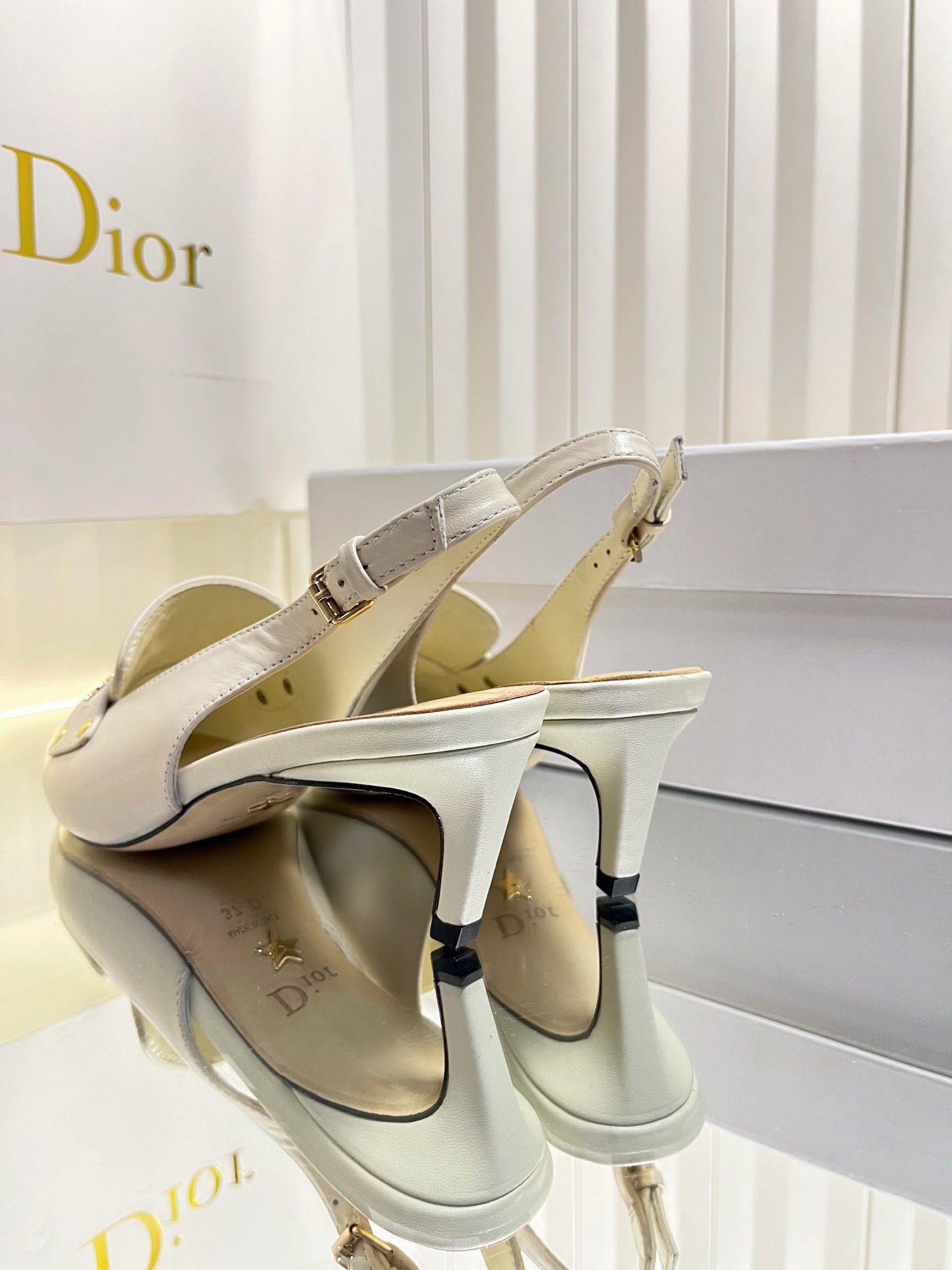 Bagsaaa D10r Boy slingback pump in white S*pple calfskin
