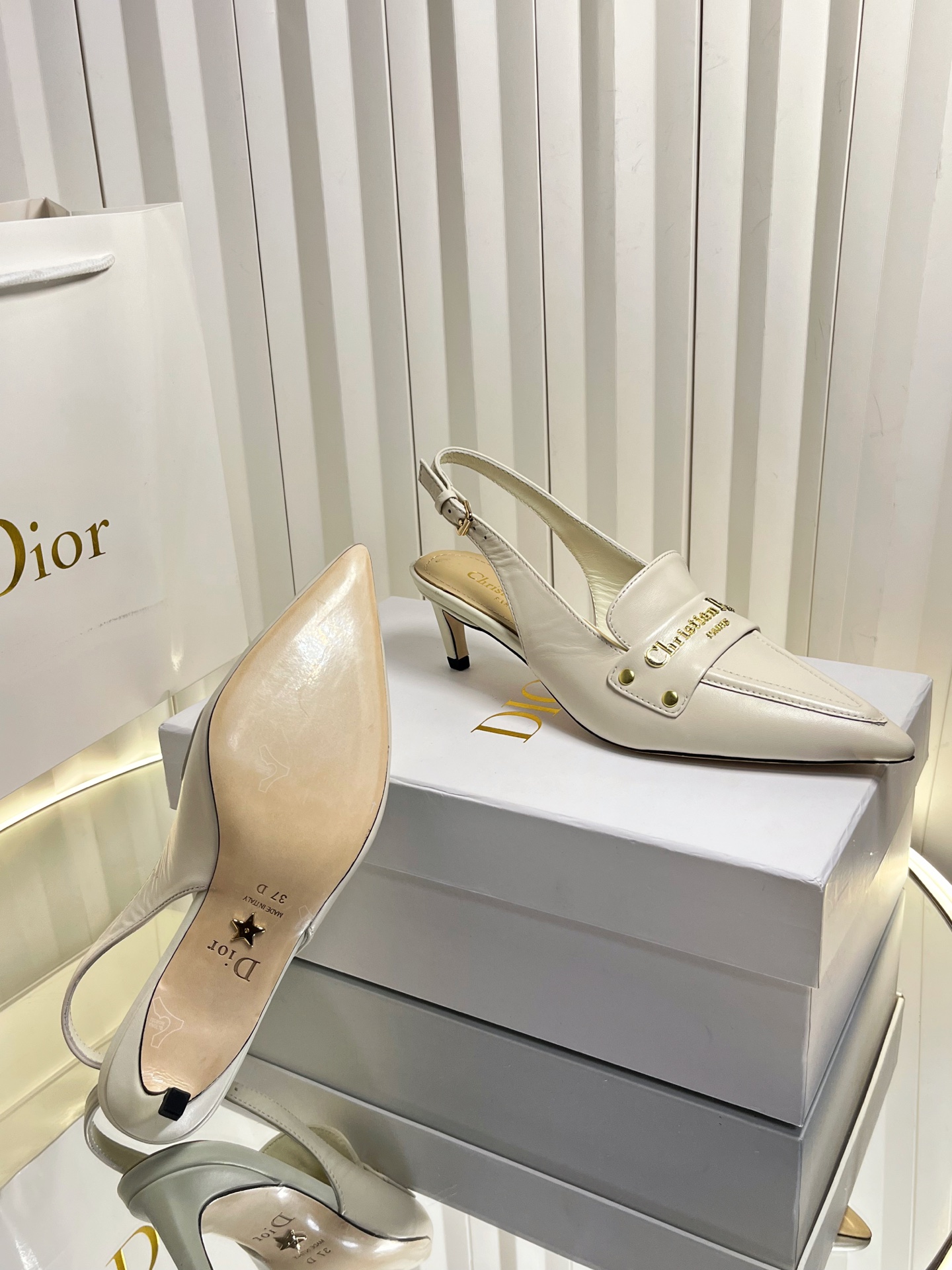 Bagsaaa D10r Boy slingback pump in white S*pple calfskin