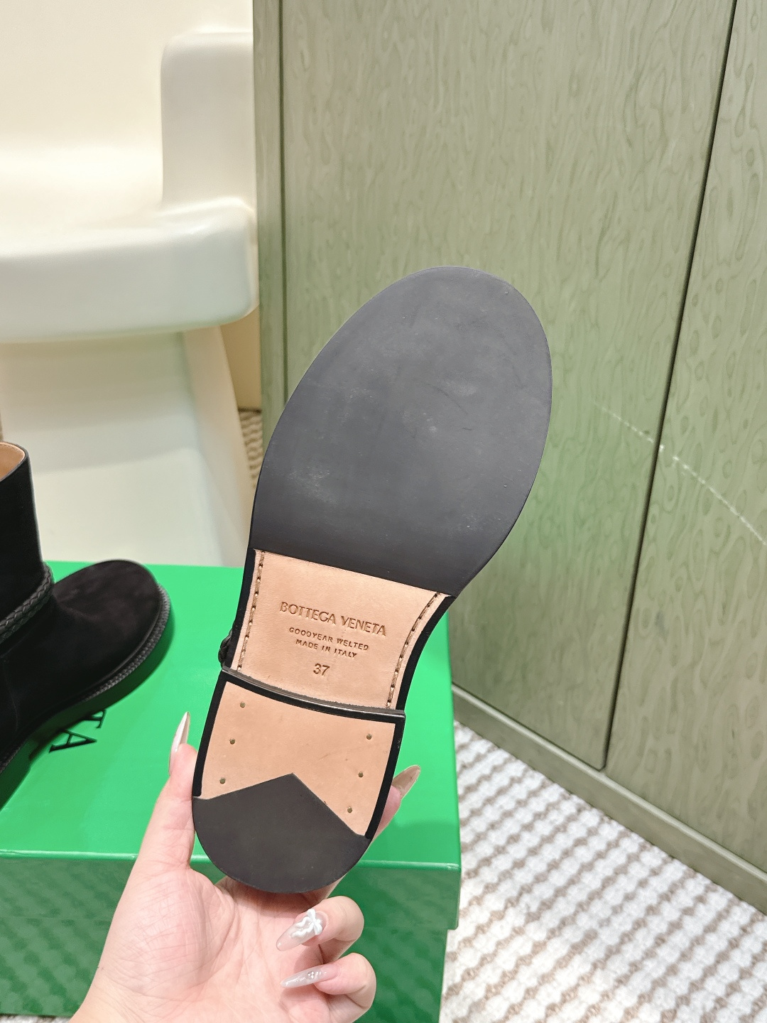 Bagsaaa B0tt*ga Ven*ta James ankle boots in black suede