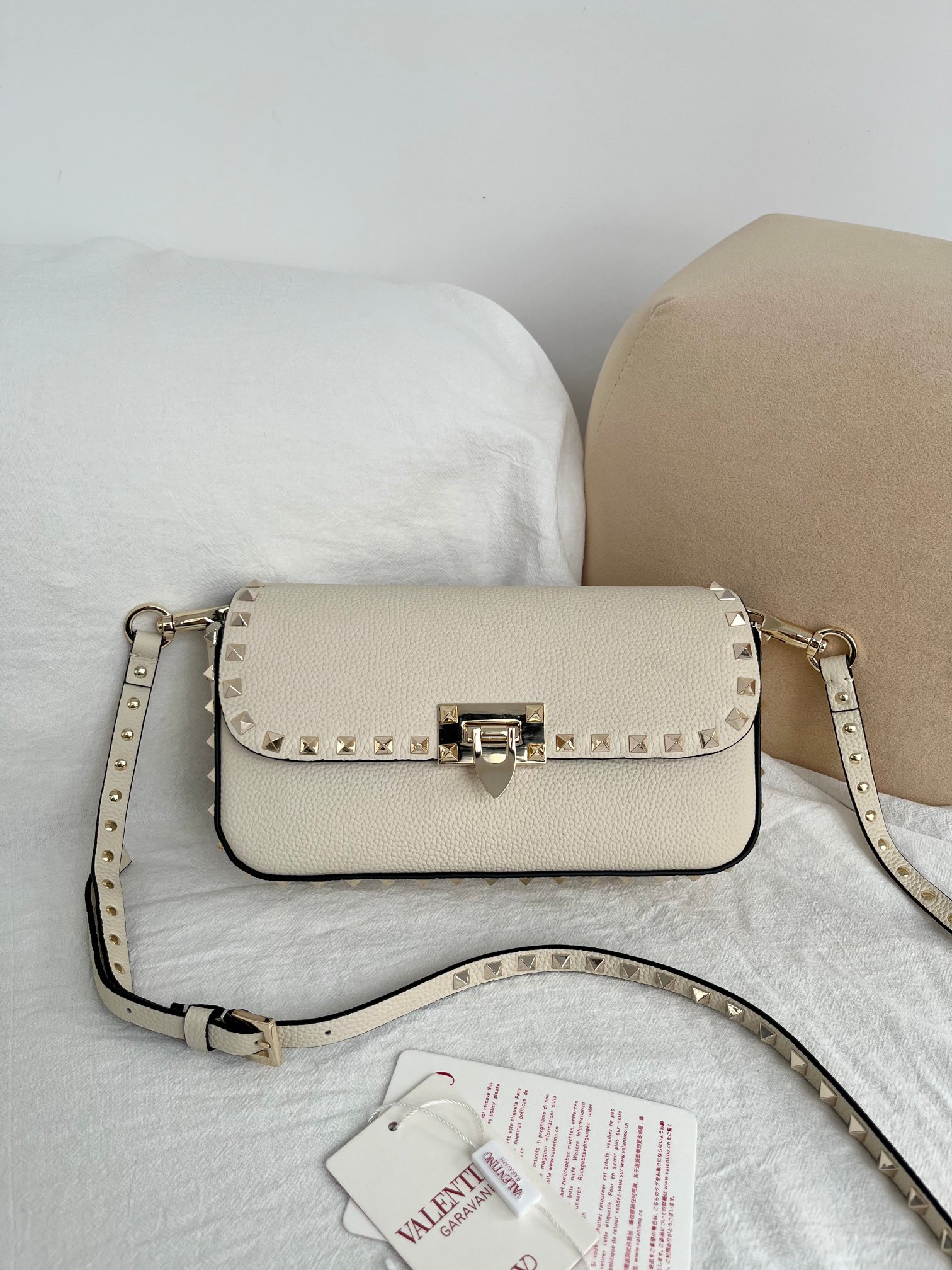 Bagsaaa Va1e*ntin0 Garavani Rockstud crossbody bag white - 24cm