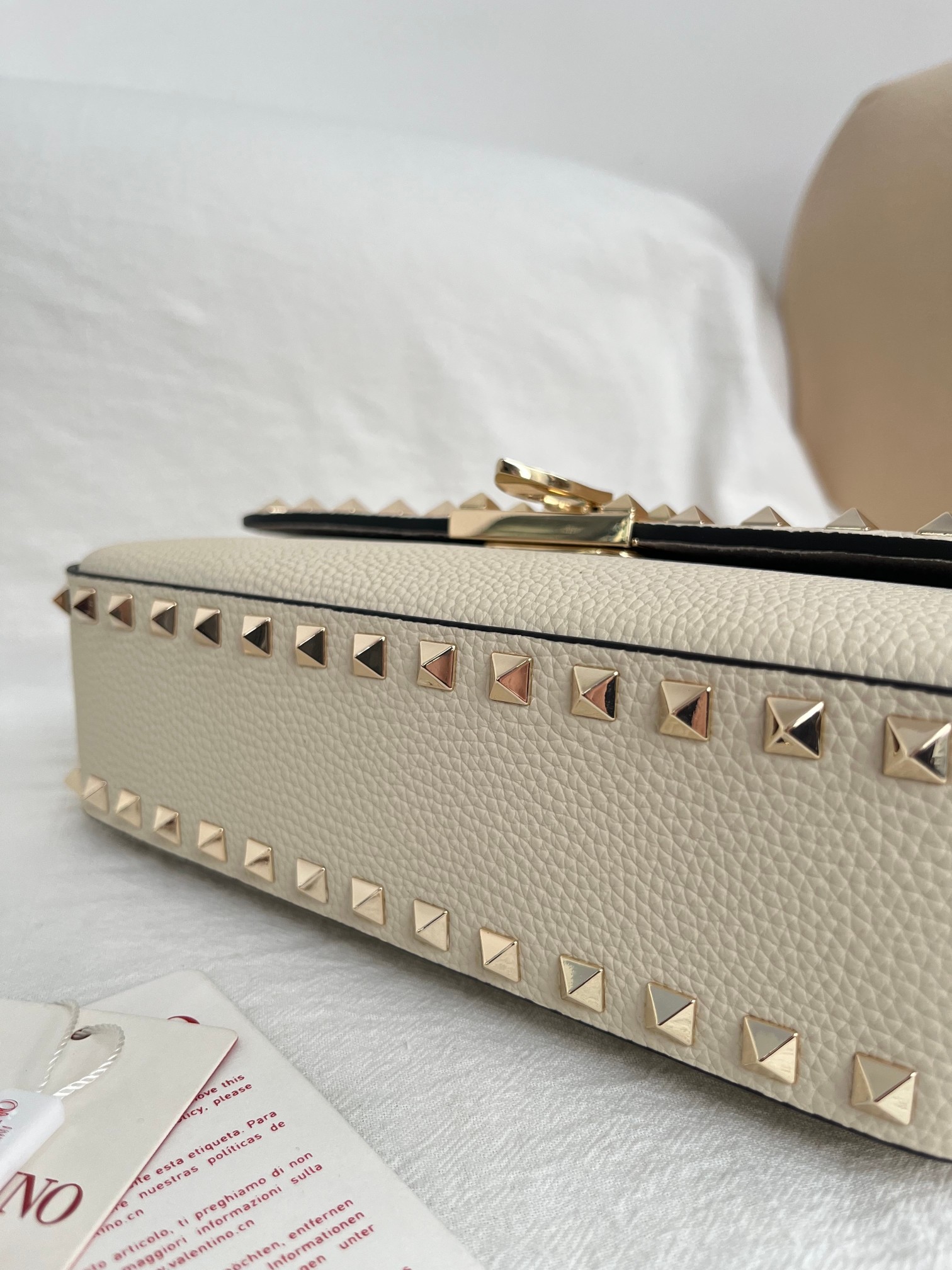 Bagsaaa Va1e*ntin0 Garavani Rockstud crossbody bag white - 24cm