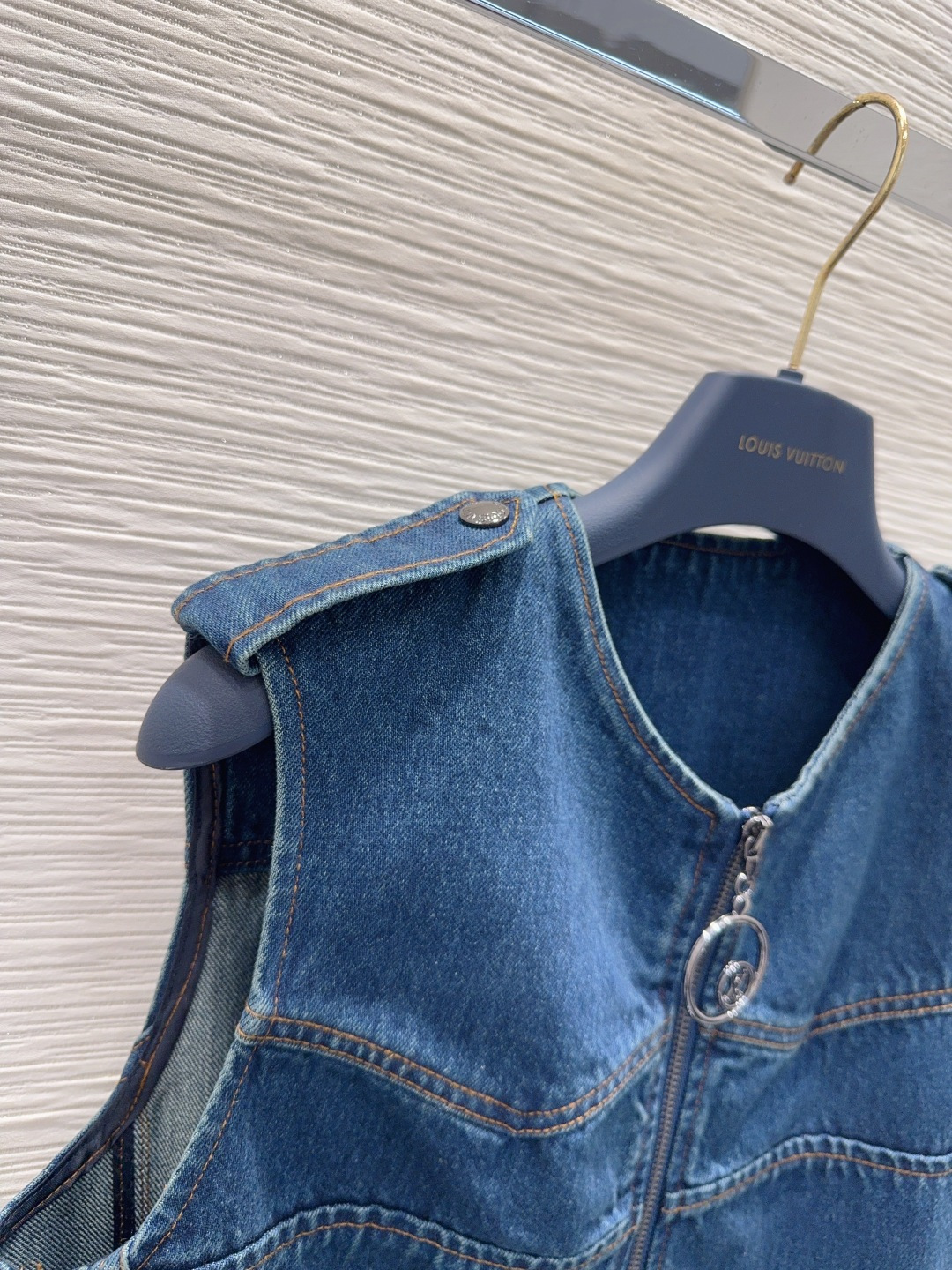 Bagsaaa L0vis Vvtt0n Raw Denim Zip-Up Dress