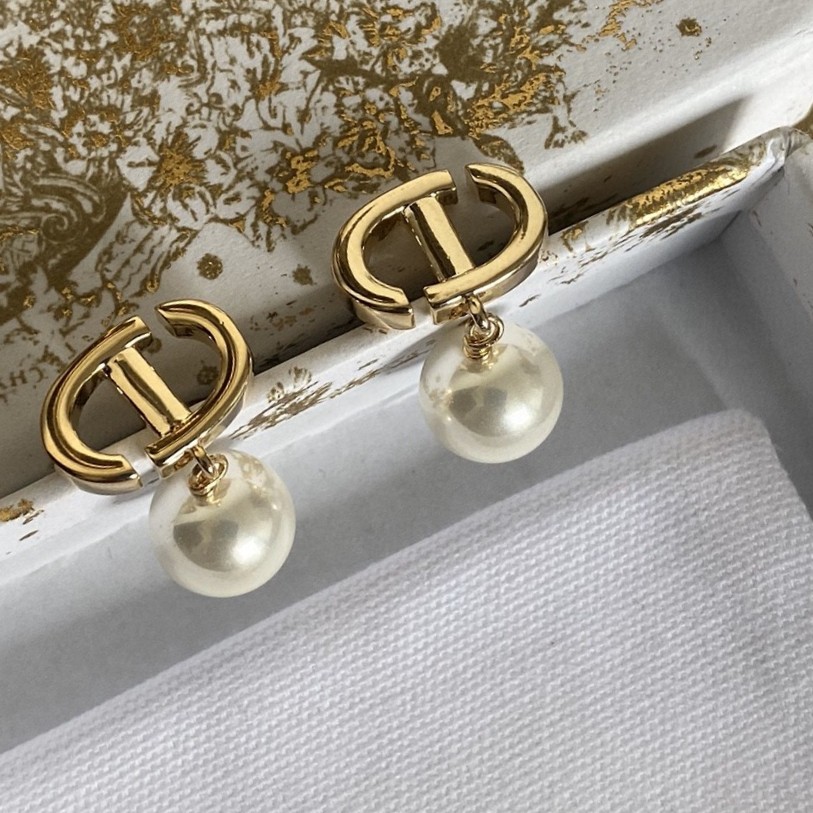 Bagsaaa D10r Earrings 25