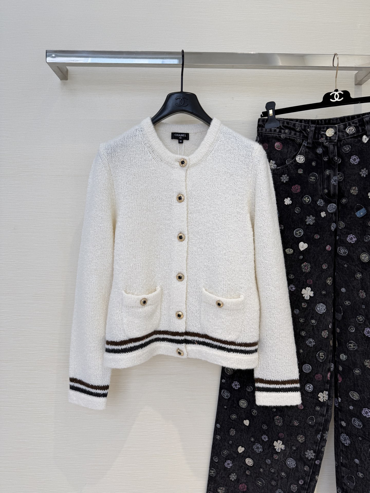 Bagsaaa Ch**el Cardigan Cashmere & Alpaca Colours White P79705