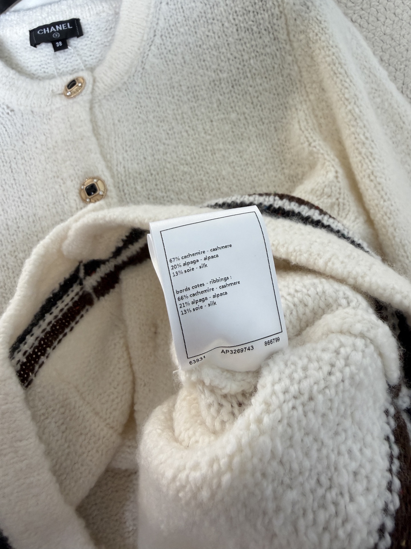 Bagsaaa Ch**el Cardigan Cashmere & Alpaca Colours White P79705