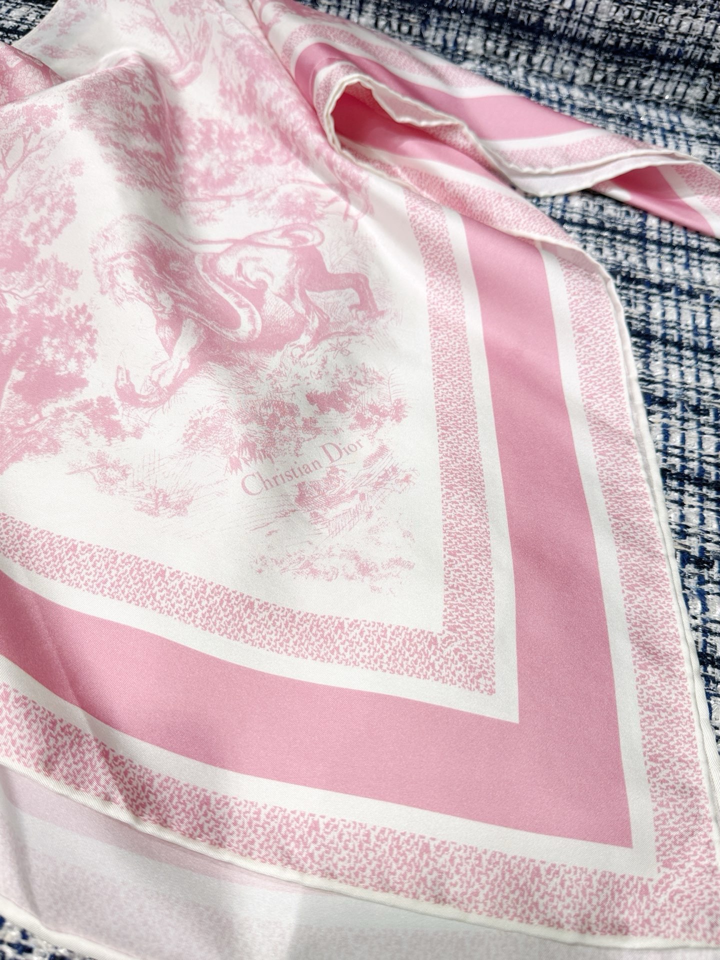 Bagsaaa D10r Toile de Jouy Sauvage D10r Silk Top Ecru and Pink Silk Twill - 130 x 66 cm