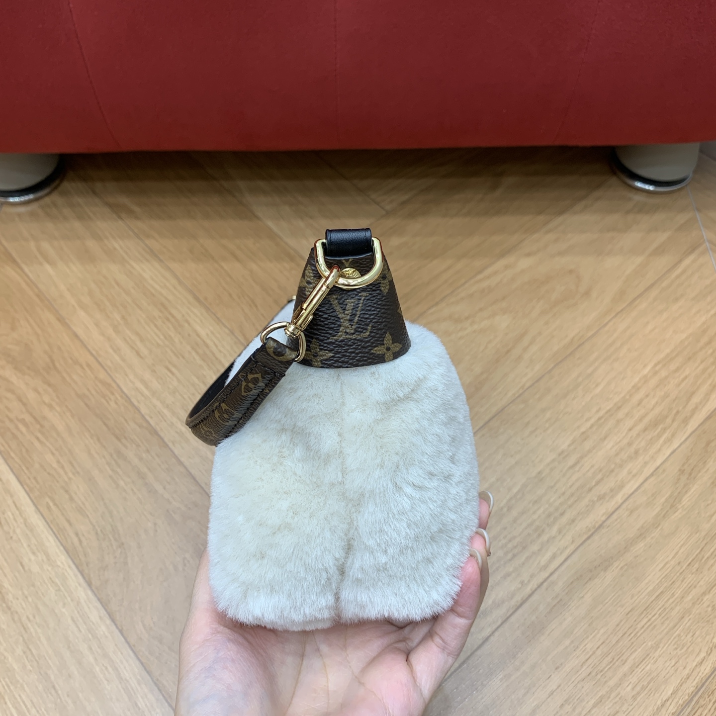 Bagsaaa LV M26245 Pochette Mia cream shearling - 22cm