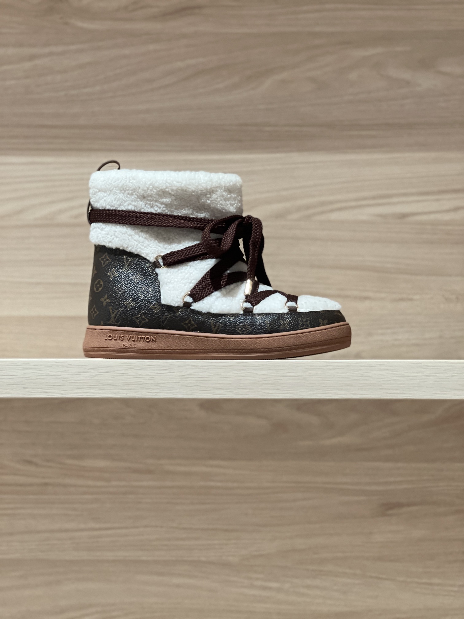Bagsaaa L0vis Vvtt0n LV Cloud Lace-Up Ankle Boot Sneaker cream shearling