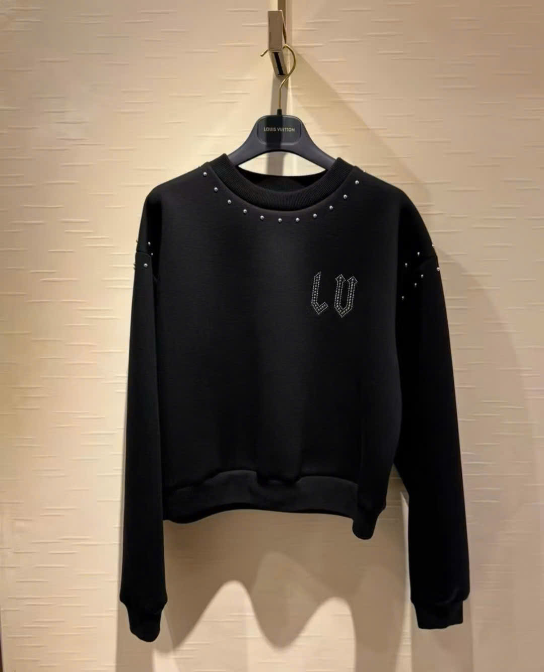 Bagsaaa L0vis Vvtt0n Signature Stud Sweater in black cotton