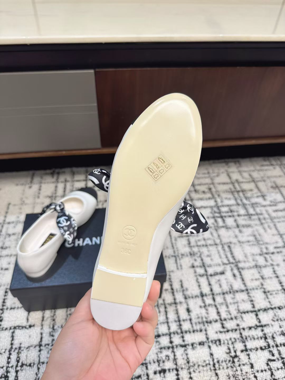 Bagsaaa Ch**el Mary Janes G46937 White Lambskin & Silk