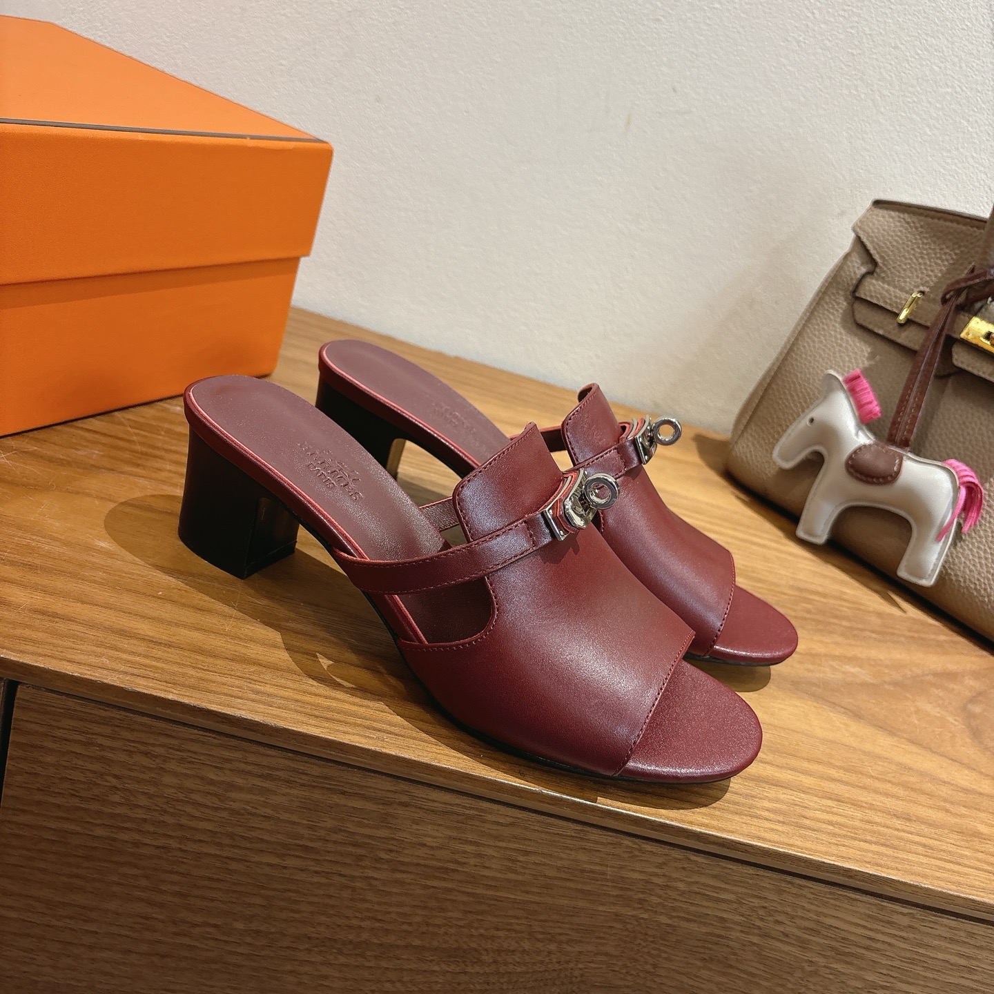 Bagsaaa H**me5 Candy sandal burgundy