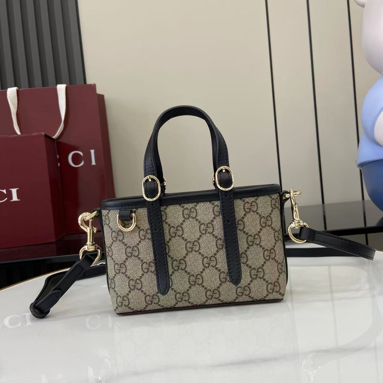 Bagsaaa Gvc*1 Emblem mini bag 855491 beige and black GG fabric - 17.5cm
