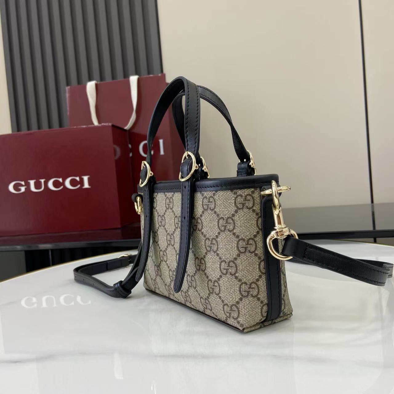 Bagsaaa Gvc*1 Emblem mini bag 855491 beige and black GG fabric - 17.5cm