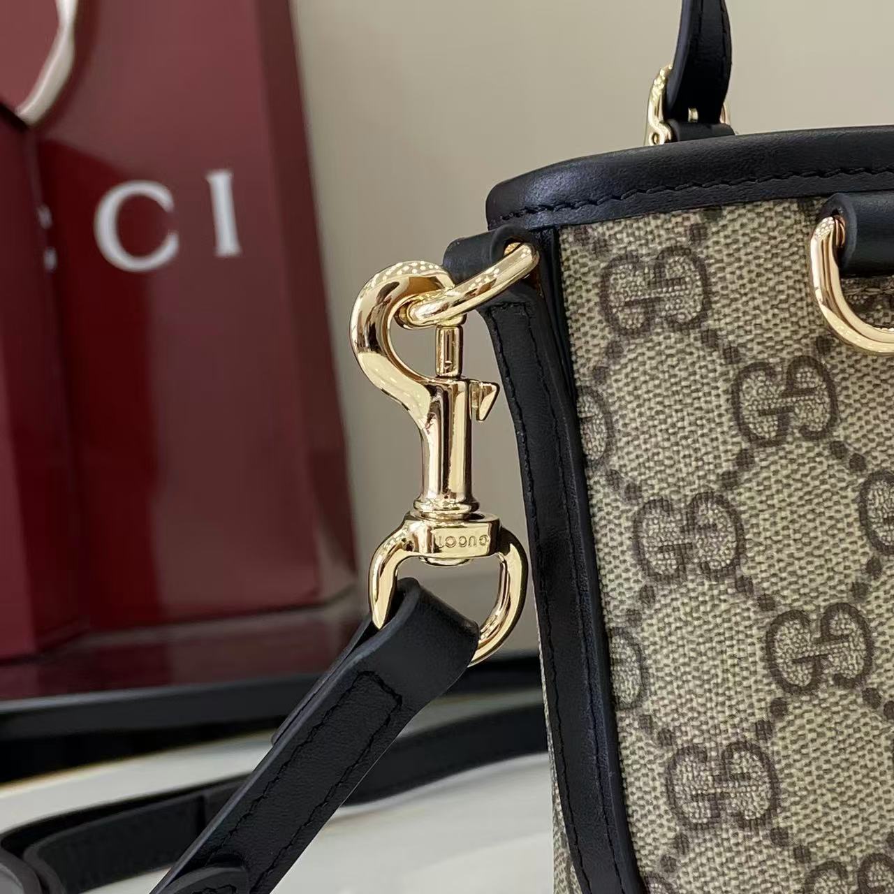 Bagsaaa Gvc*1 Emblem mini bag 855491 beige and black GG fabric - 17.5cm