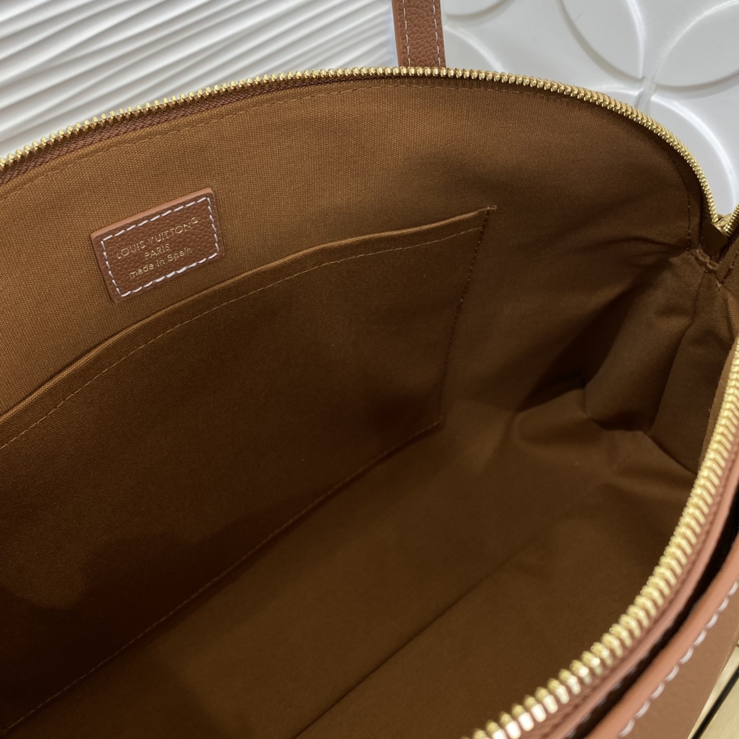 Bagsaaa L0vis Vvtt0n Low Key Duffle Tote brown - 43.5cm