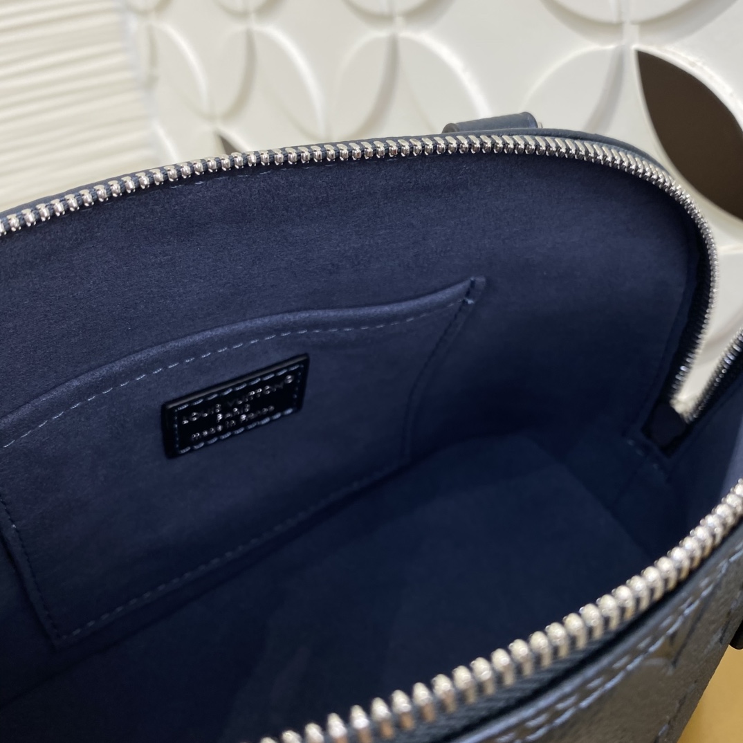 Bagsaaa L0vis Vvtt0n Neo Alma BB handbag in navy blue Monogram Empreinte - 23.5cm