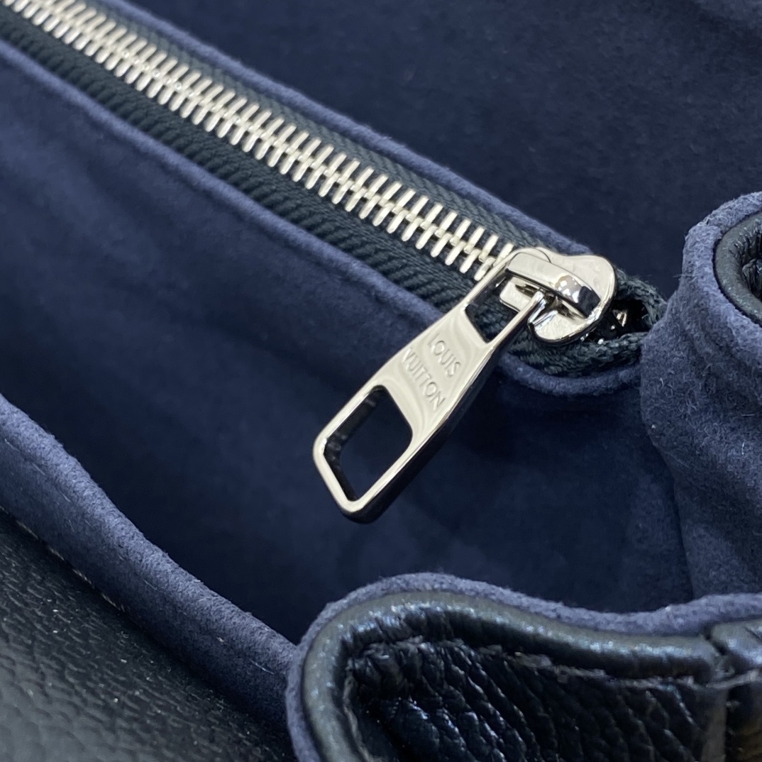 Bagsaaa L0vis Vvtt0n Pochette Métis East West handbag navy blue - 21.5cm