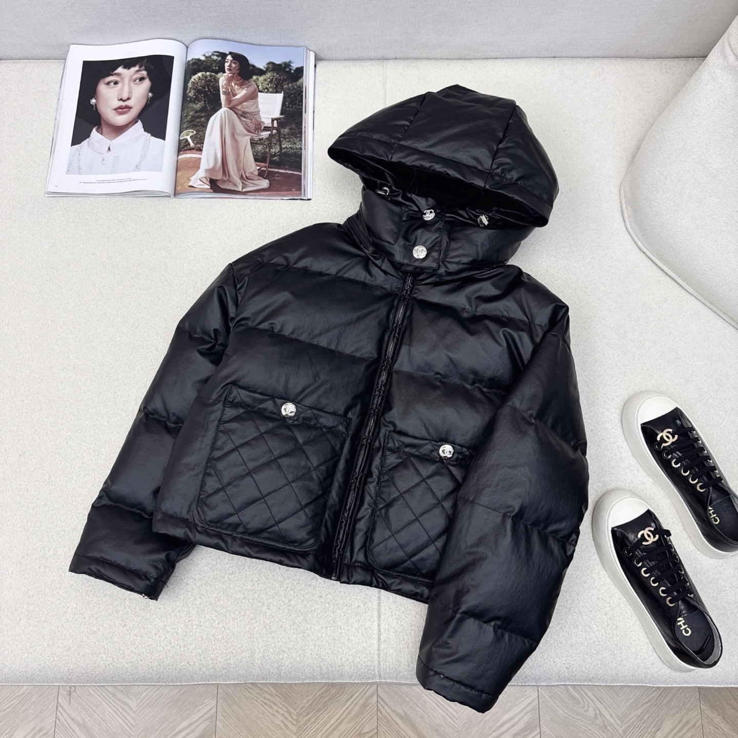 Bagsaaa Ch**el short puffer jacket black
