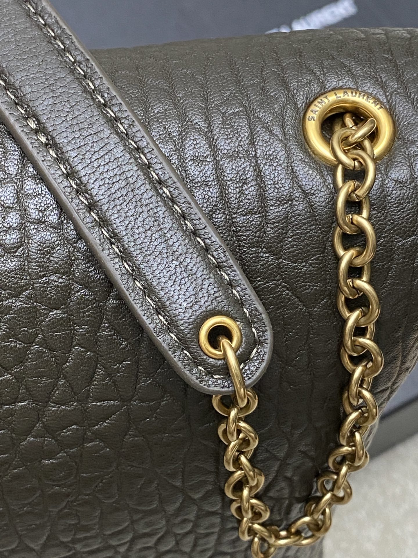 Bagsaaa Y51 Cassandre XXL envelope pouch on chain in lambskin 841702 LIGHT MUSK - 35cm