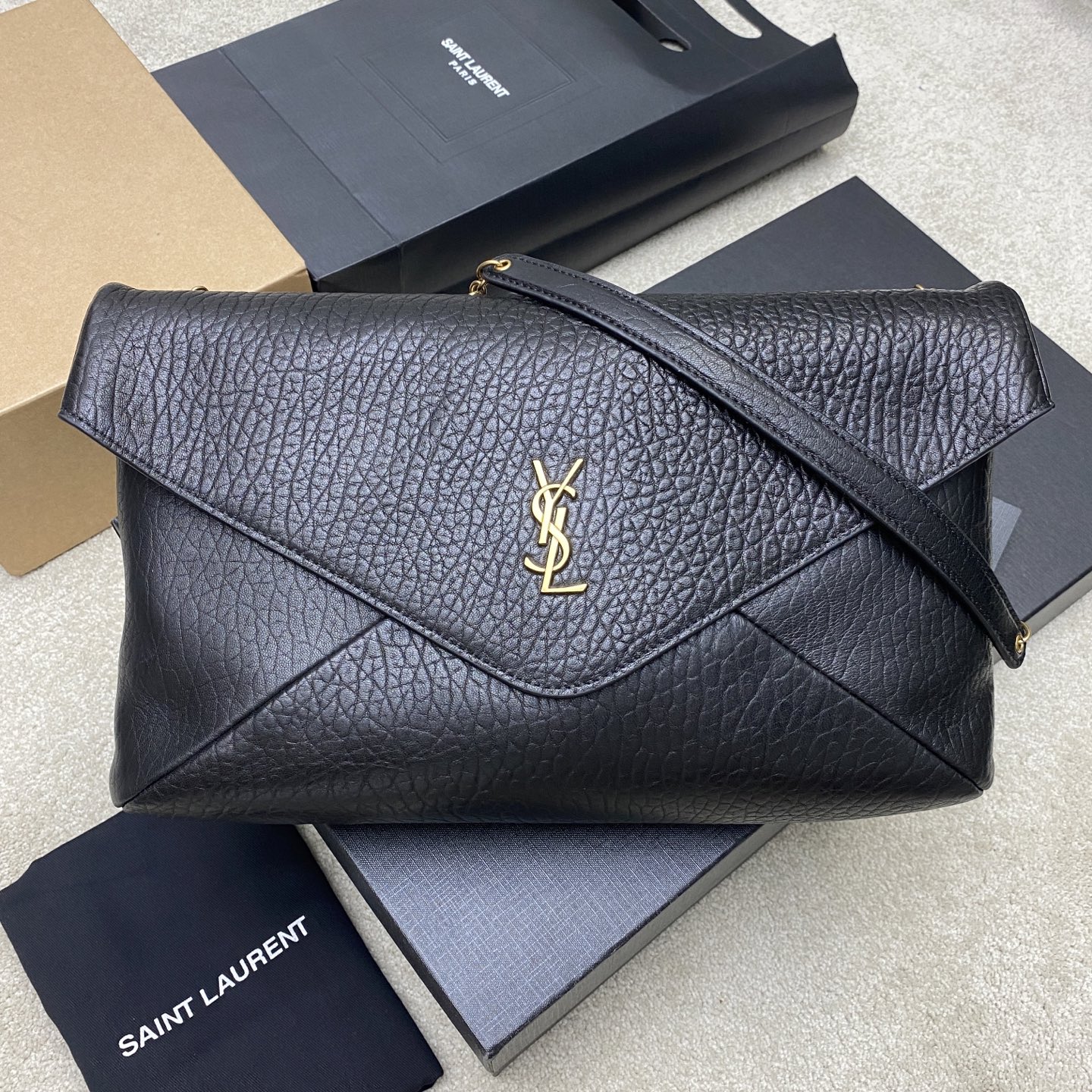Bagsaaa Y51 Cassandre XXL envelope pouch on chain in lambskin 841702 black - 35cm