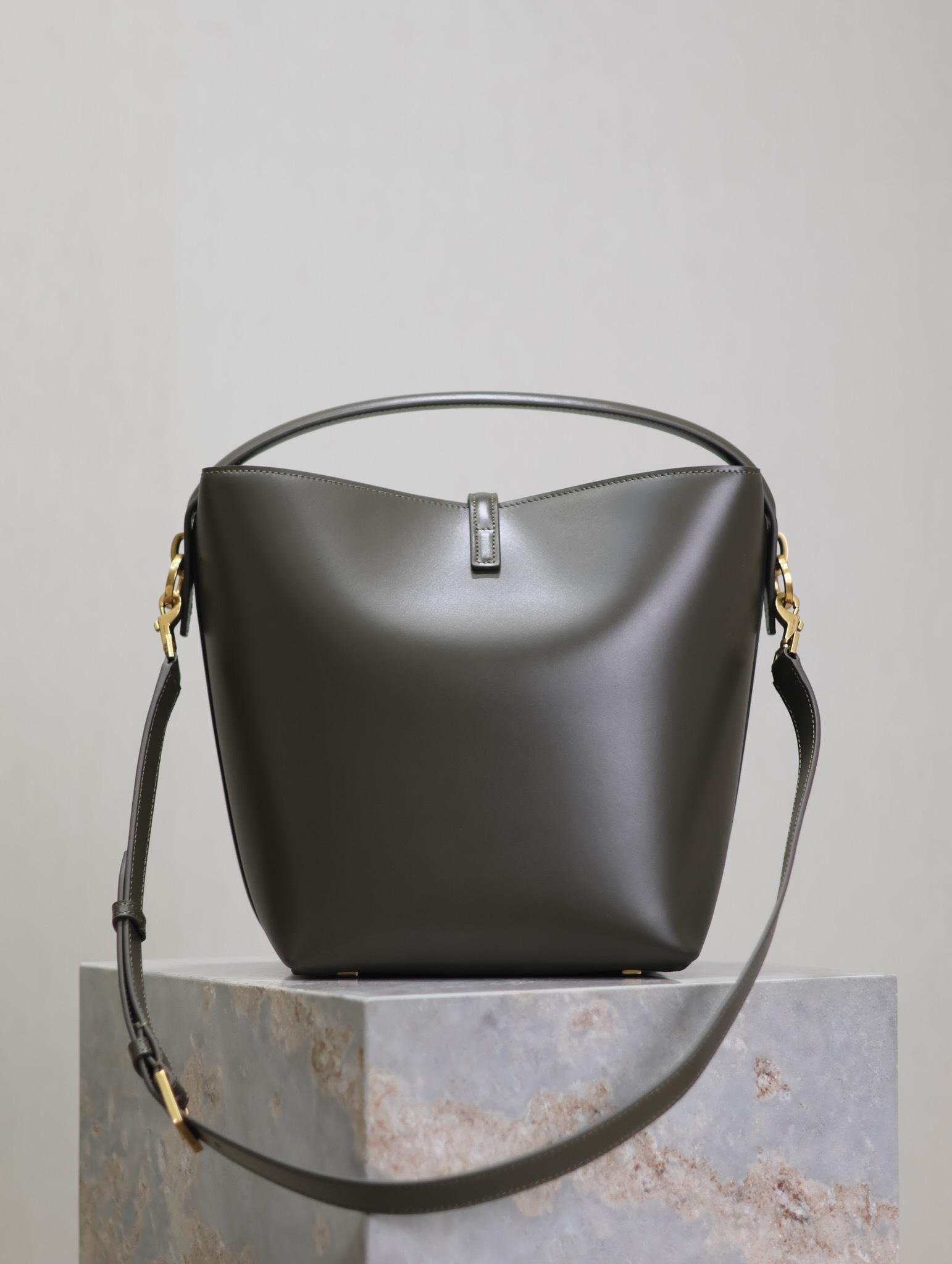Bagsaaa LE 37 in shiny leather 742828 DEEP MUSK - 20 X 25 X 16 CM