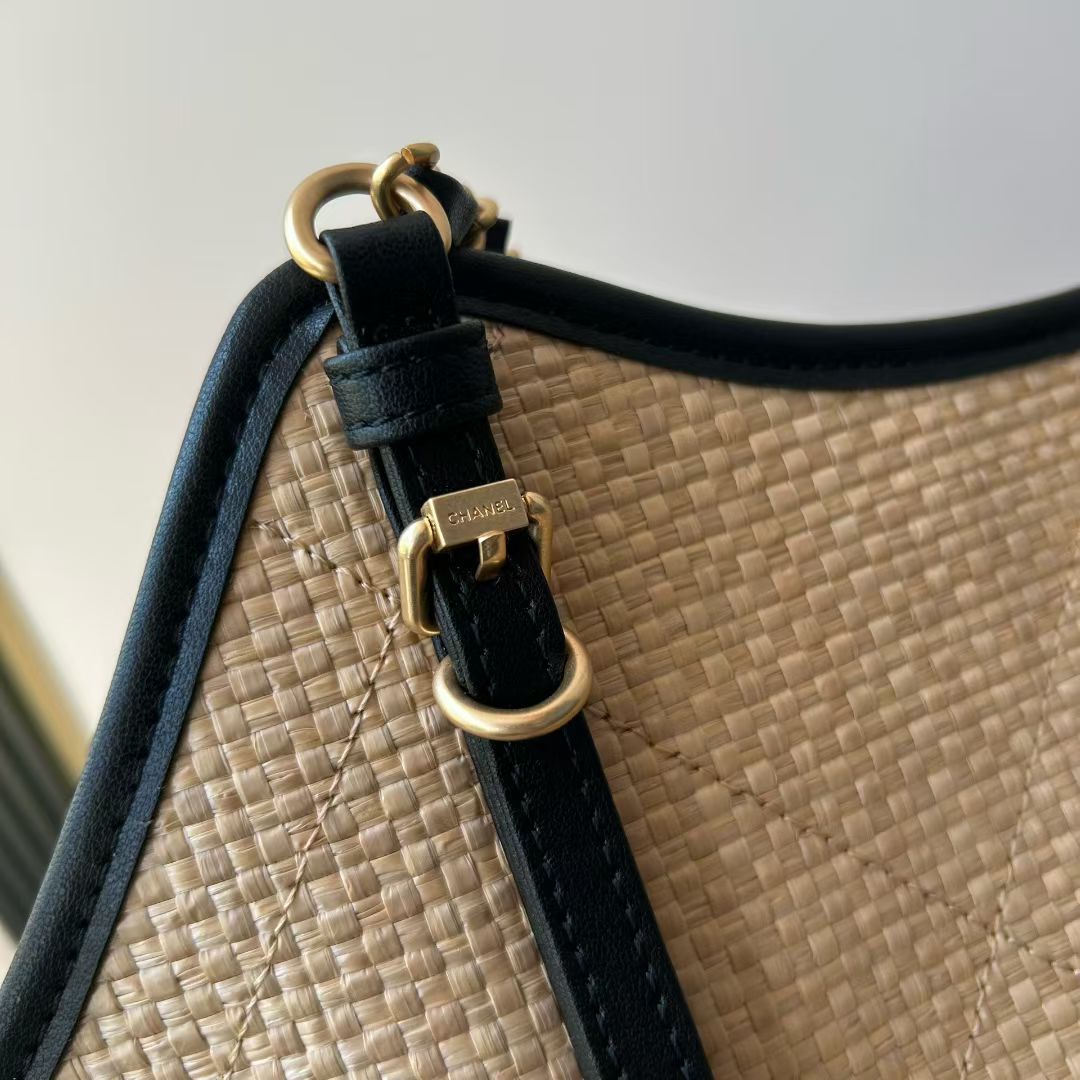 Bagsaaa Ch**el Small Tote AS6015 Beige & Black - 28cm