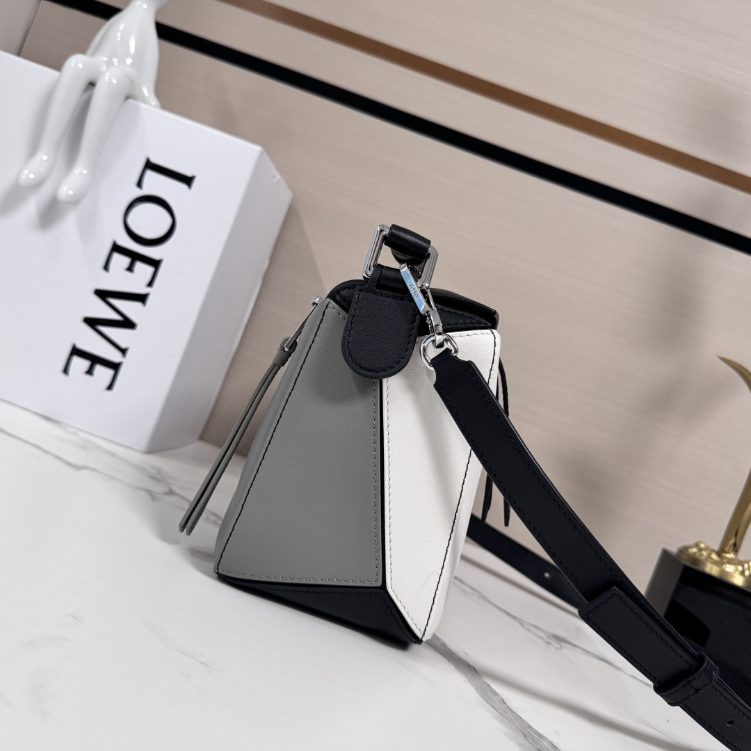 Bagsaaa L0ew* x Albers Small Puzzle Bag gray, black & white - 24cm