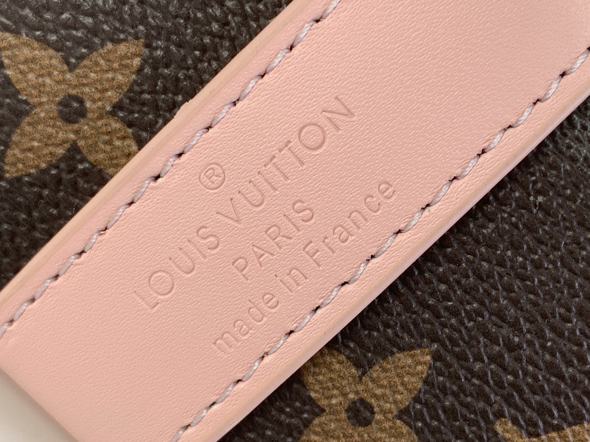 Bagsaaa LV Keepall Bandoulière 45 bag Monogram canvas with pink-and-green stripes - 45cm