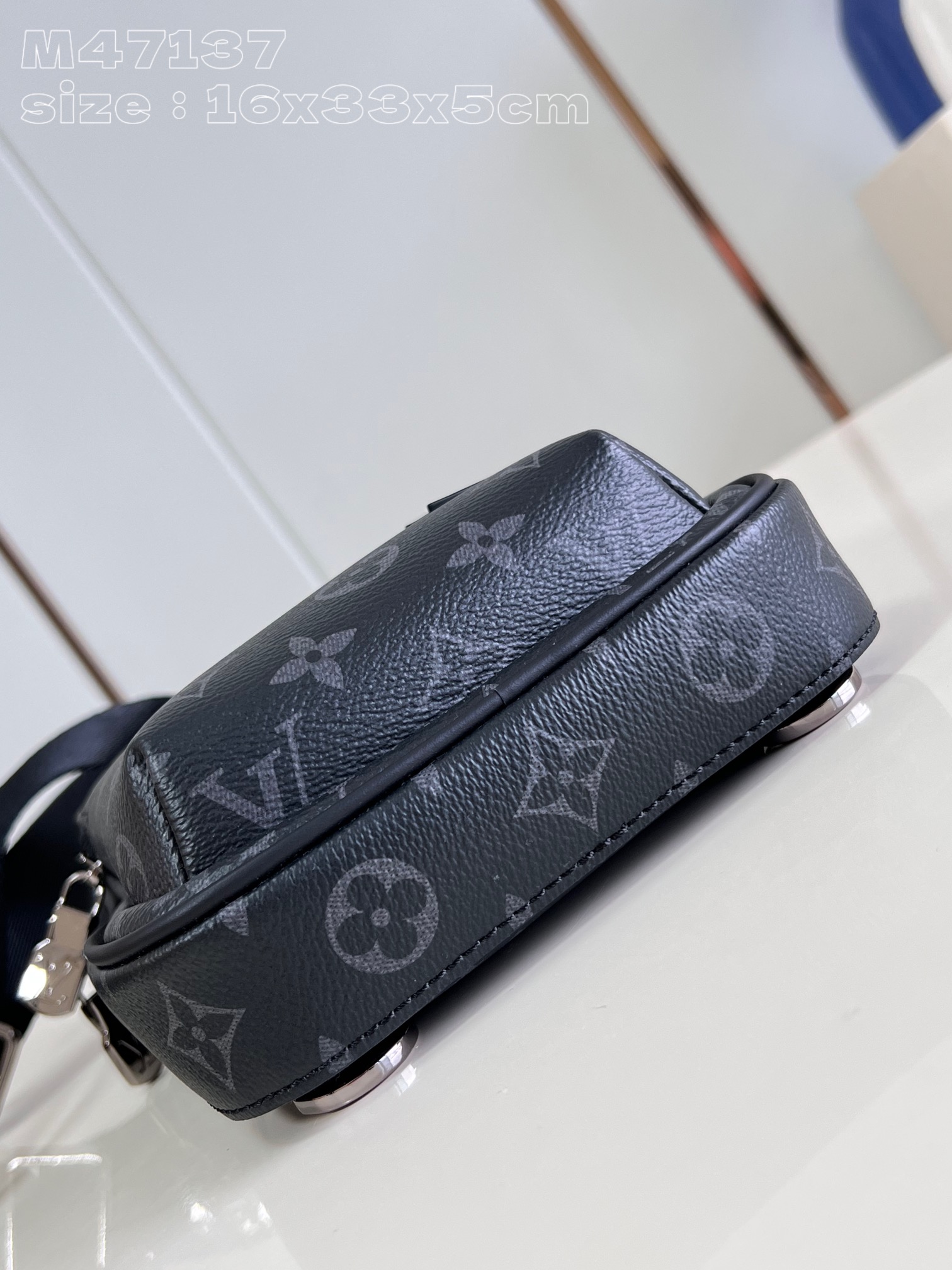 Bagsaaa LV M47137 Avenue Slingbag PM - 33cm