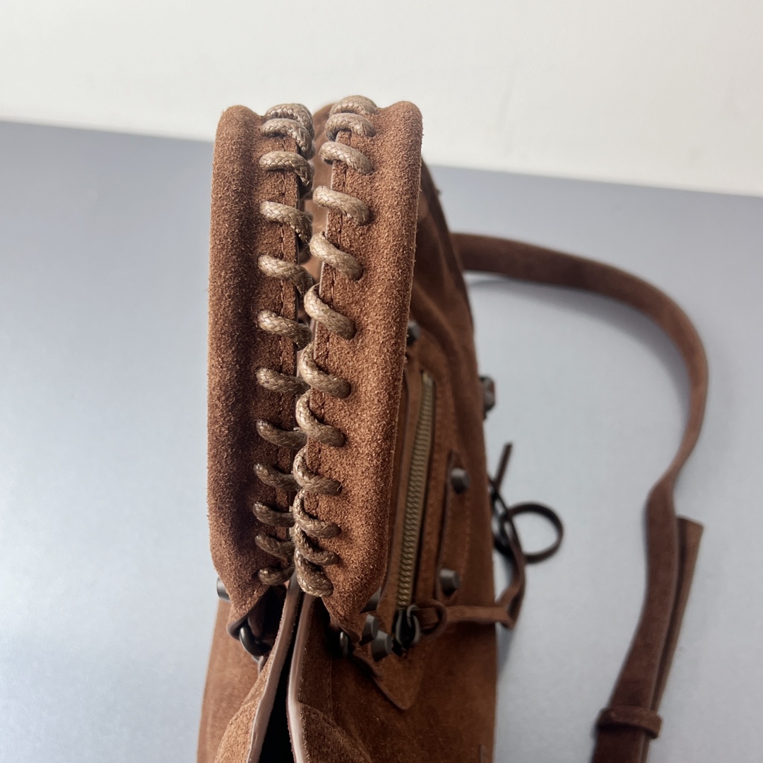 Bagsaaa Ba1en*iaga Le City Bag Small in light espresso waxed suede calfskin - 30cm