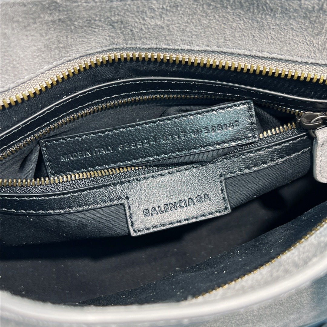 Bagsaaa Ba1en*iaga Le City Bag Small in storm grey waxed suede calfskin - 30cm