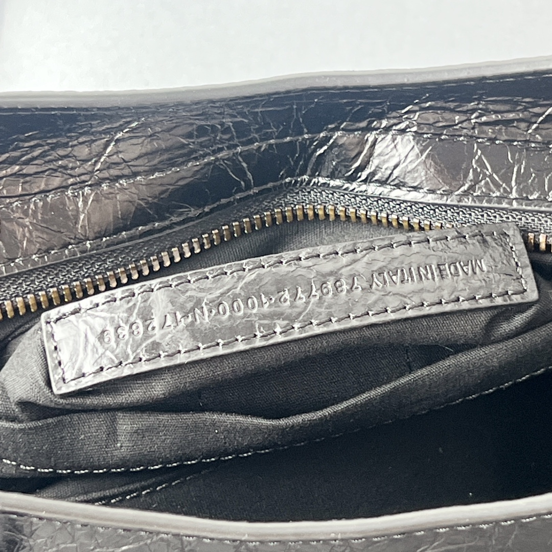 Bagsaaa Ba1en*iaga Le City Bag East-West in black Arena lambskin - 40 cm
