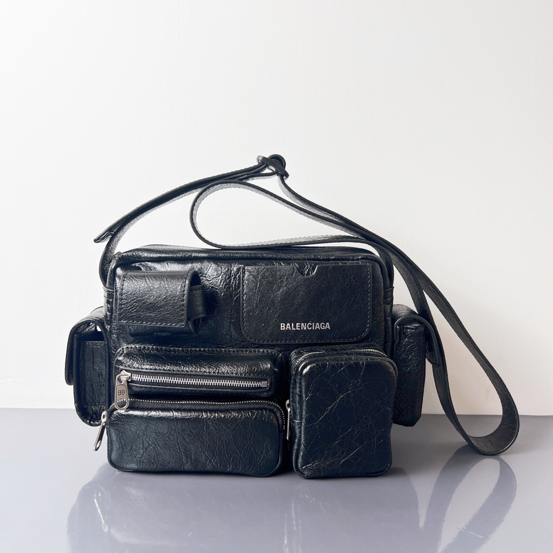 Bagsaaa Ba1en*iaga S*perbusy sling bag in black Arena - 22cm