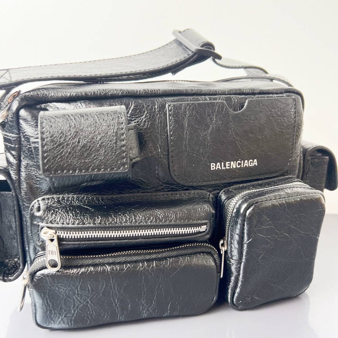 Bagsaaa Ba1en*iaga S*perbusy sling bag in black Arena - 22cm