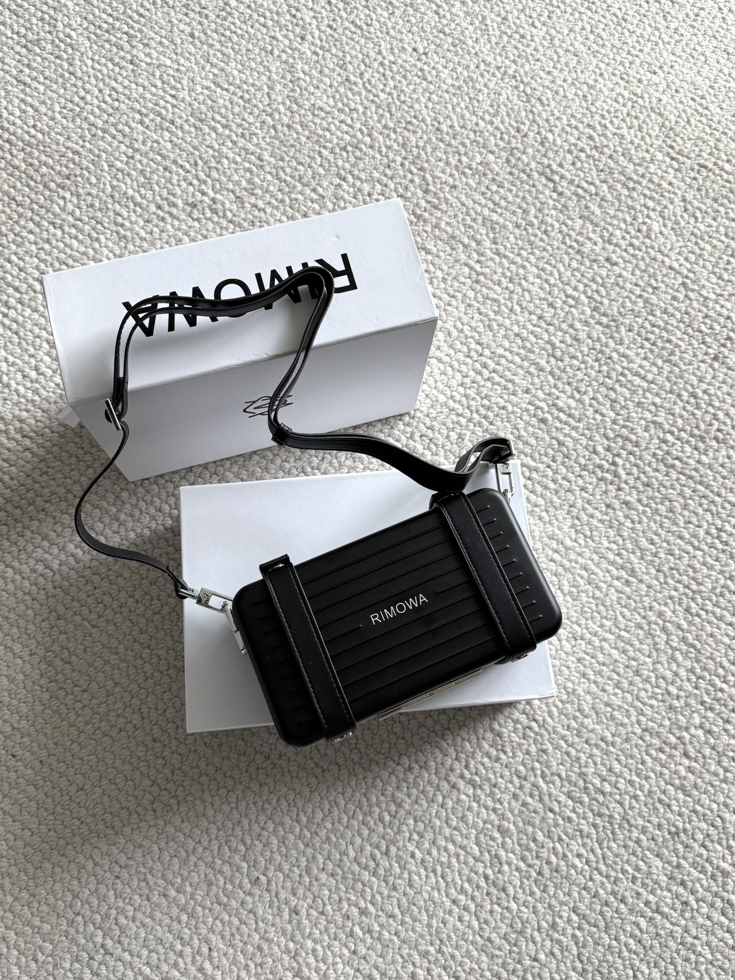 Bagsaaa R1m0wa Personal Aluminum Cross-Body Bag in black