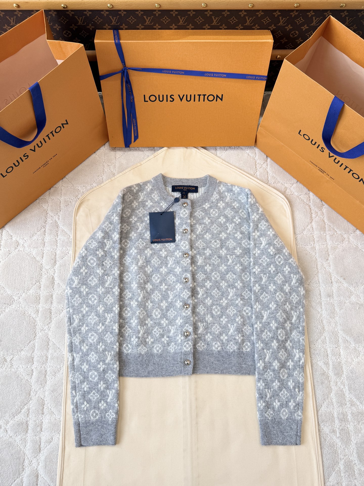 Bagsaaa L0vis Vvtt0n Monogram Brushed Knit Cardigan gray