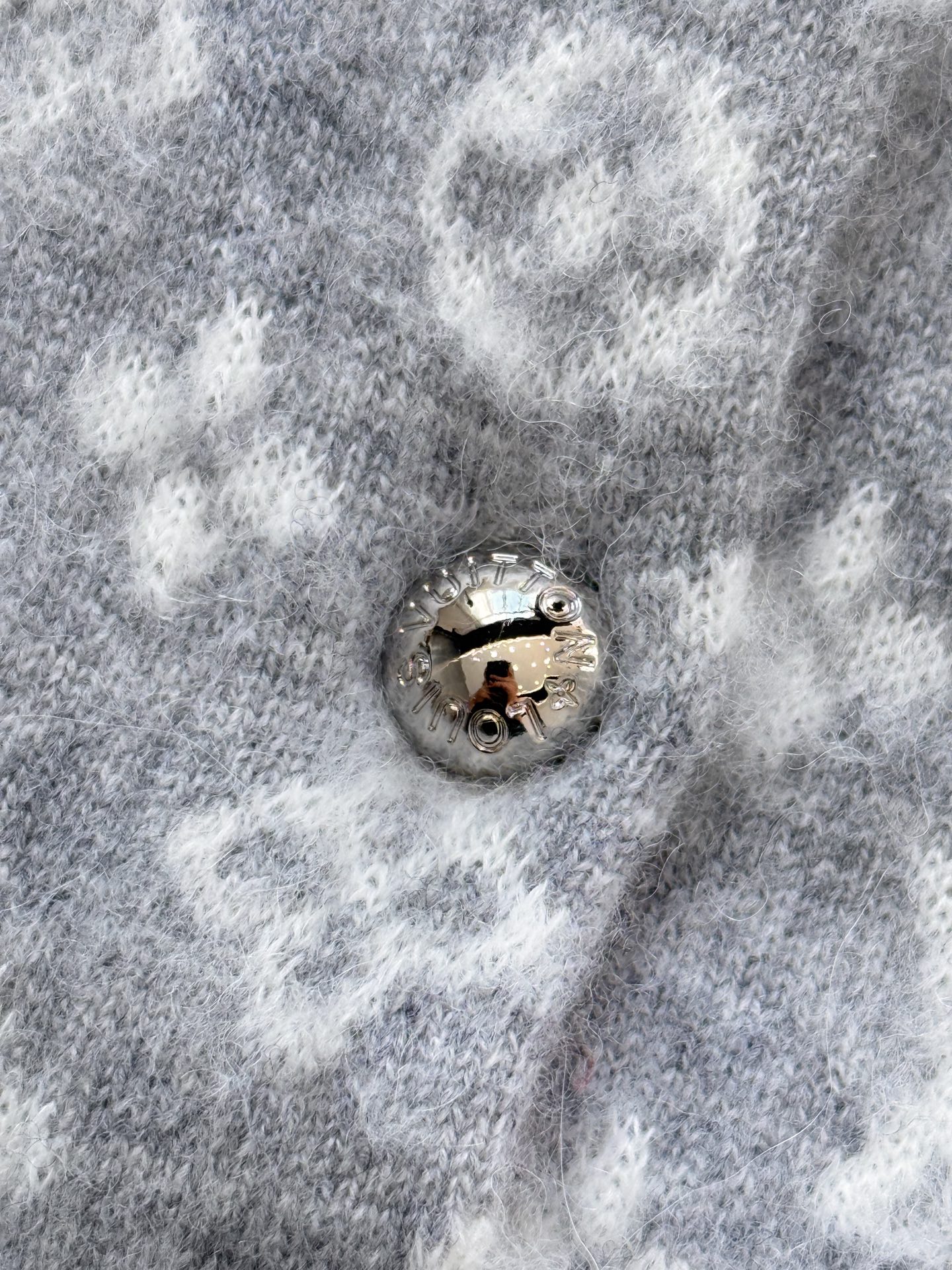 Bagsaaa L0vis Vvtt0n Monogram Brushed Knit Cardigan gray