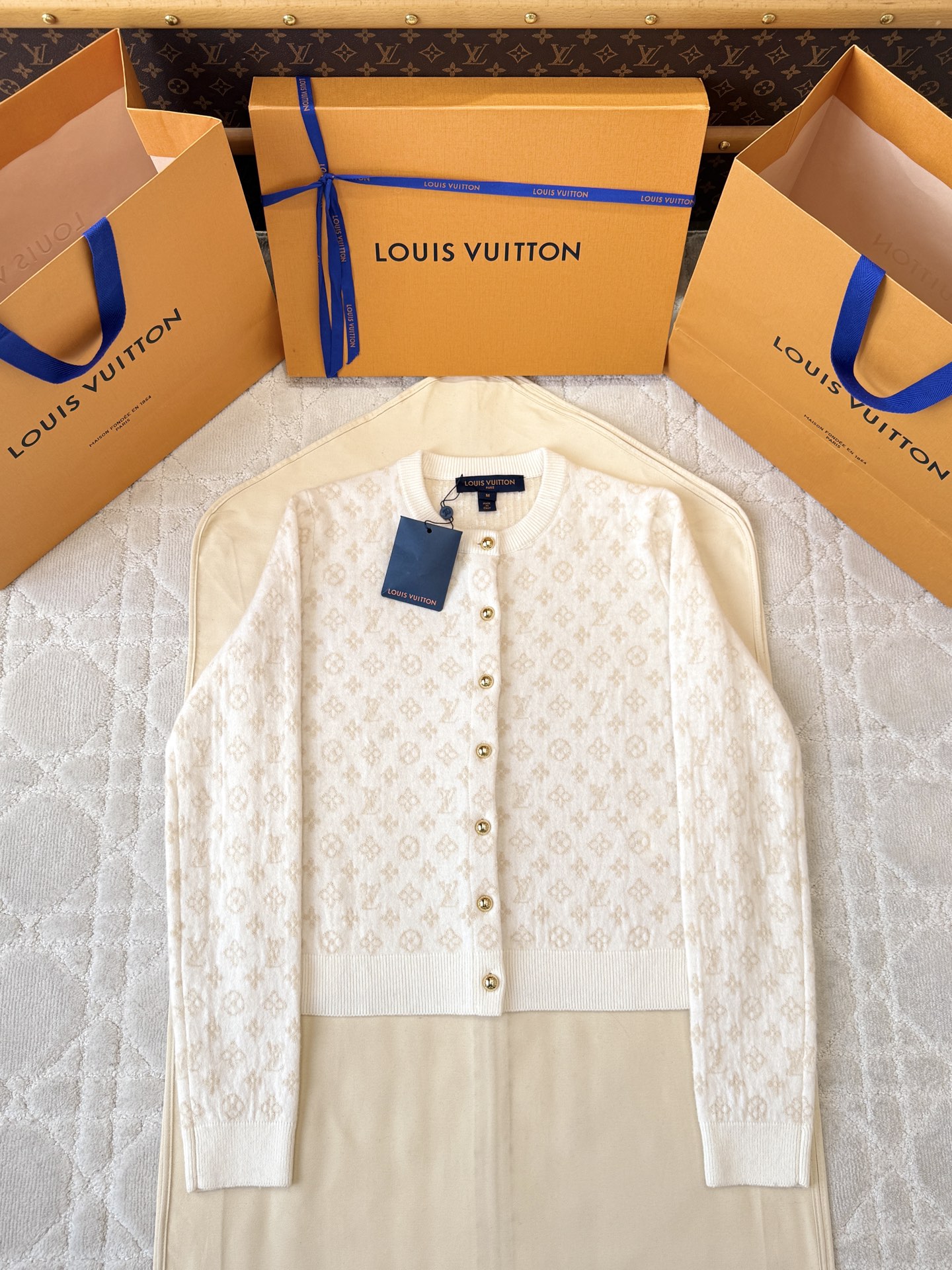Bagsaaa L0vis Vvtt0n Monogram Brushed Knit Cardigan beige