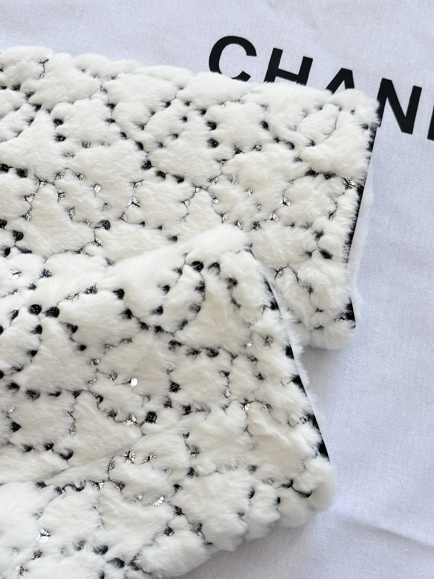 Bagsaaa Ch**el sherpa white jacket with black trim