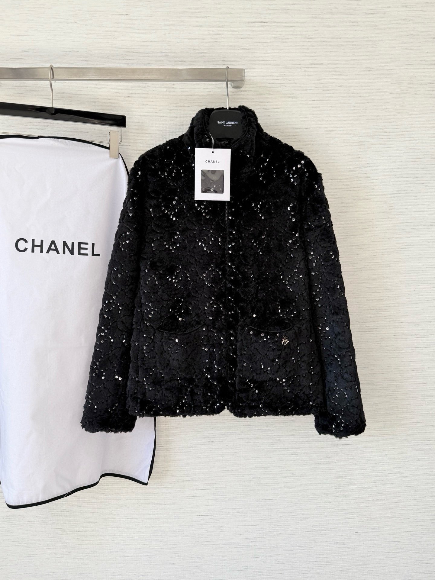 Bagsaaa Ch**el sherpa black jacket