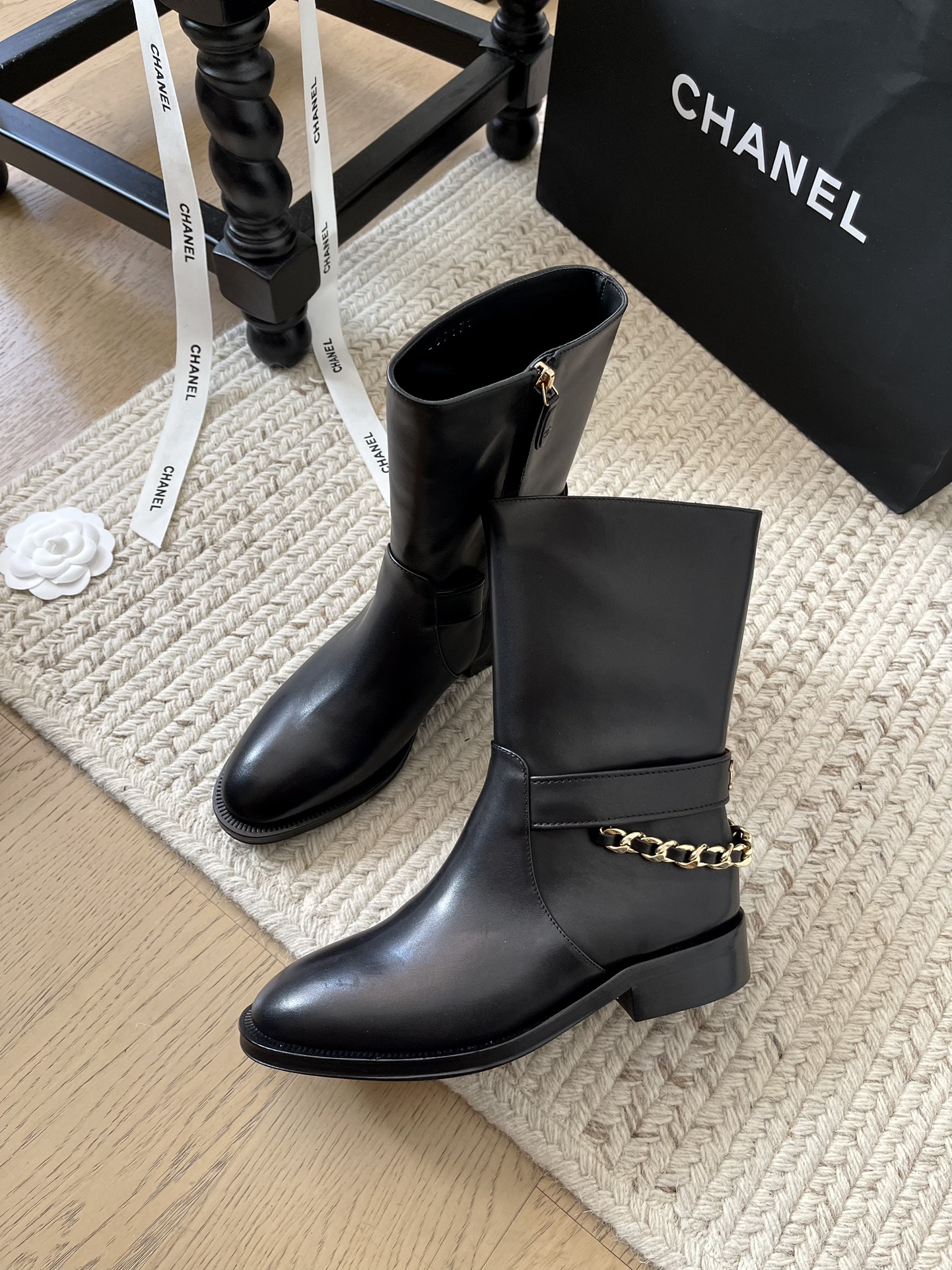 Bagsaaa Ch**el black leather ankle boots with chain
