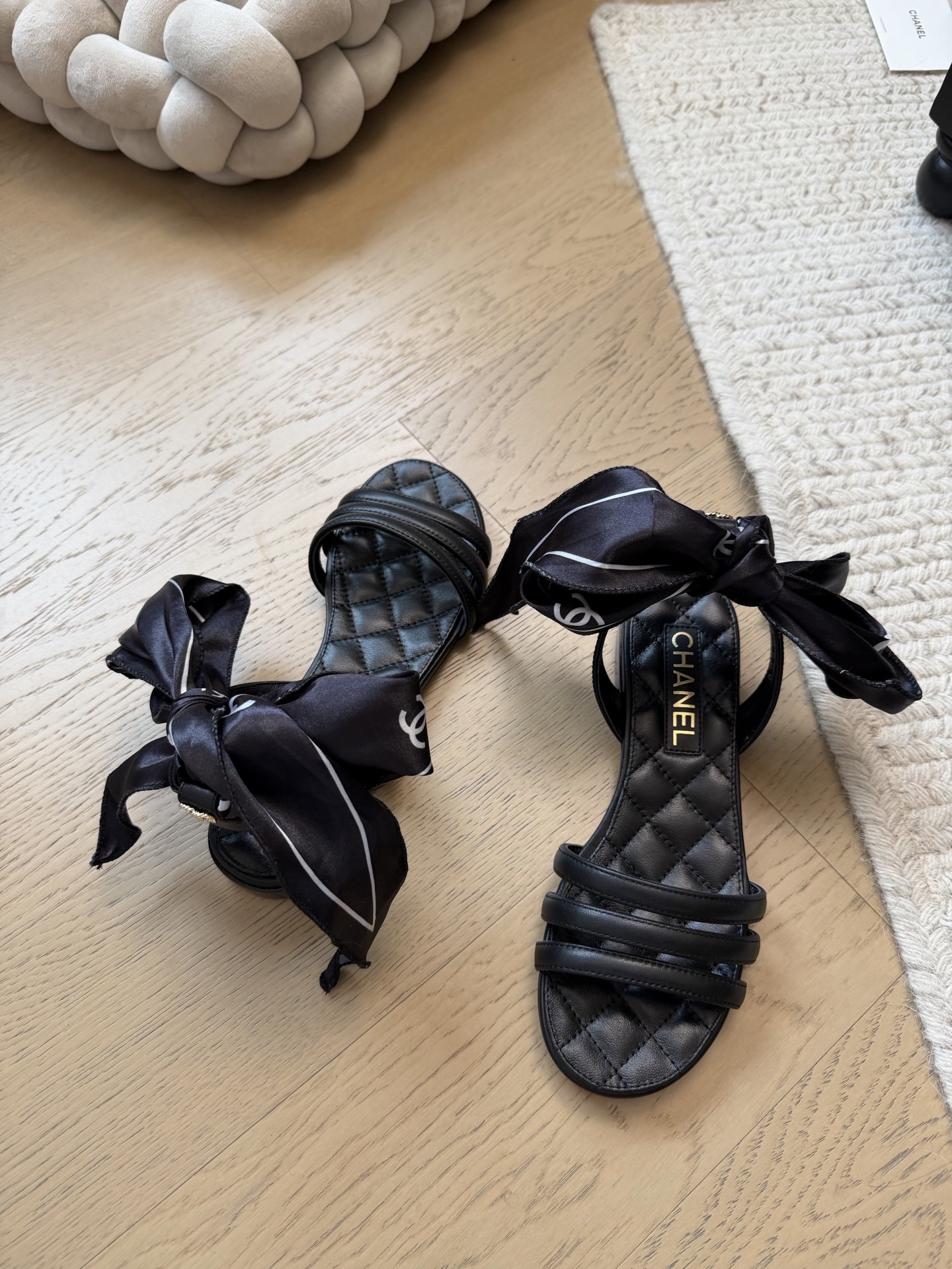 Bagsaaa Ch**el Sandals G46940 black Lambskin & Silk