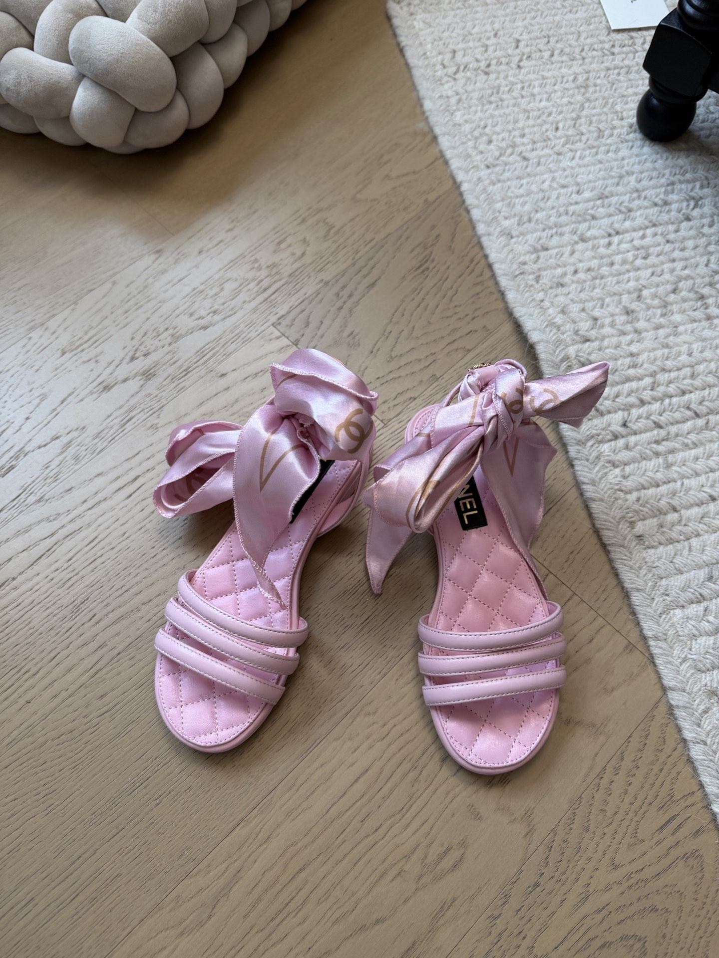 Bagsaaa Ch**el Sandals G46940 pink Lambskin & Silk