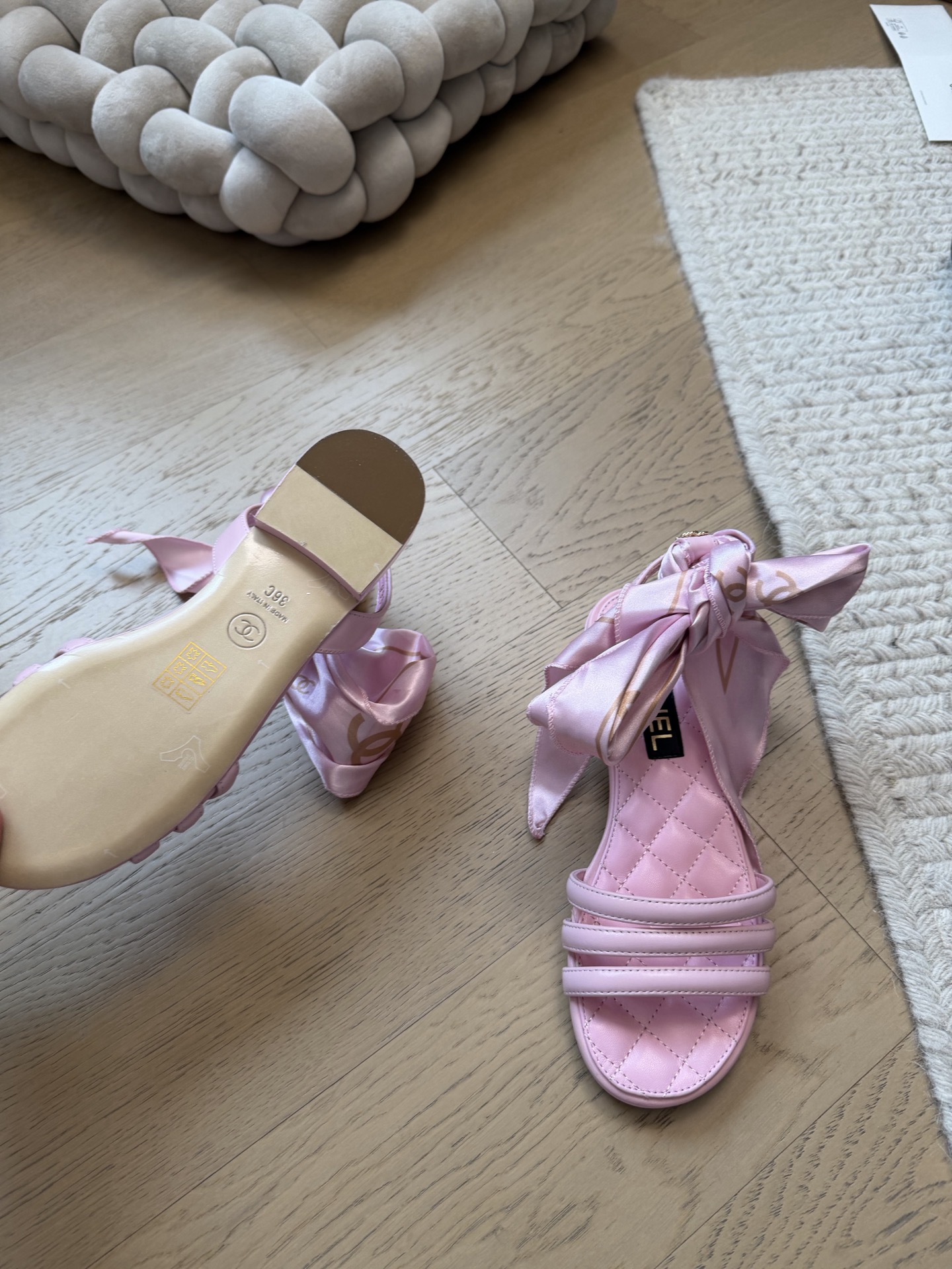 Bagsaaa Ch**el Sandals G46940 pink Lambskin & Silk