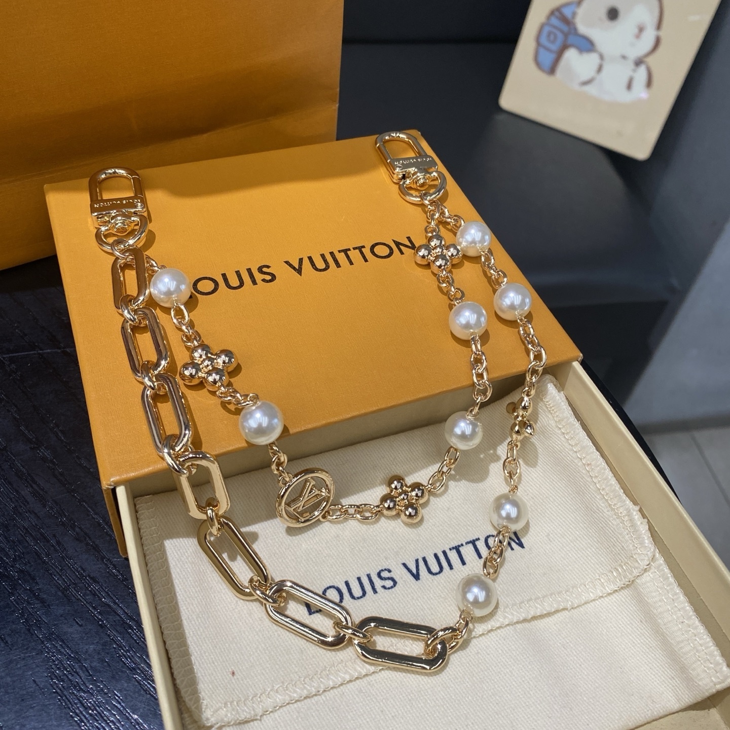 Bagsaaa L0vis Vvtt0n Vvtt0n Chain Belt in the gold-tone