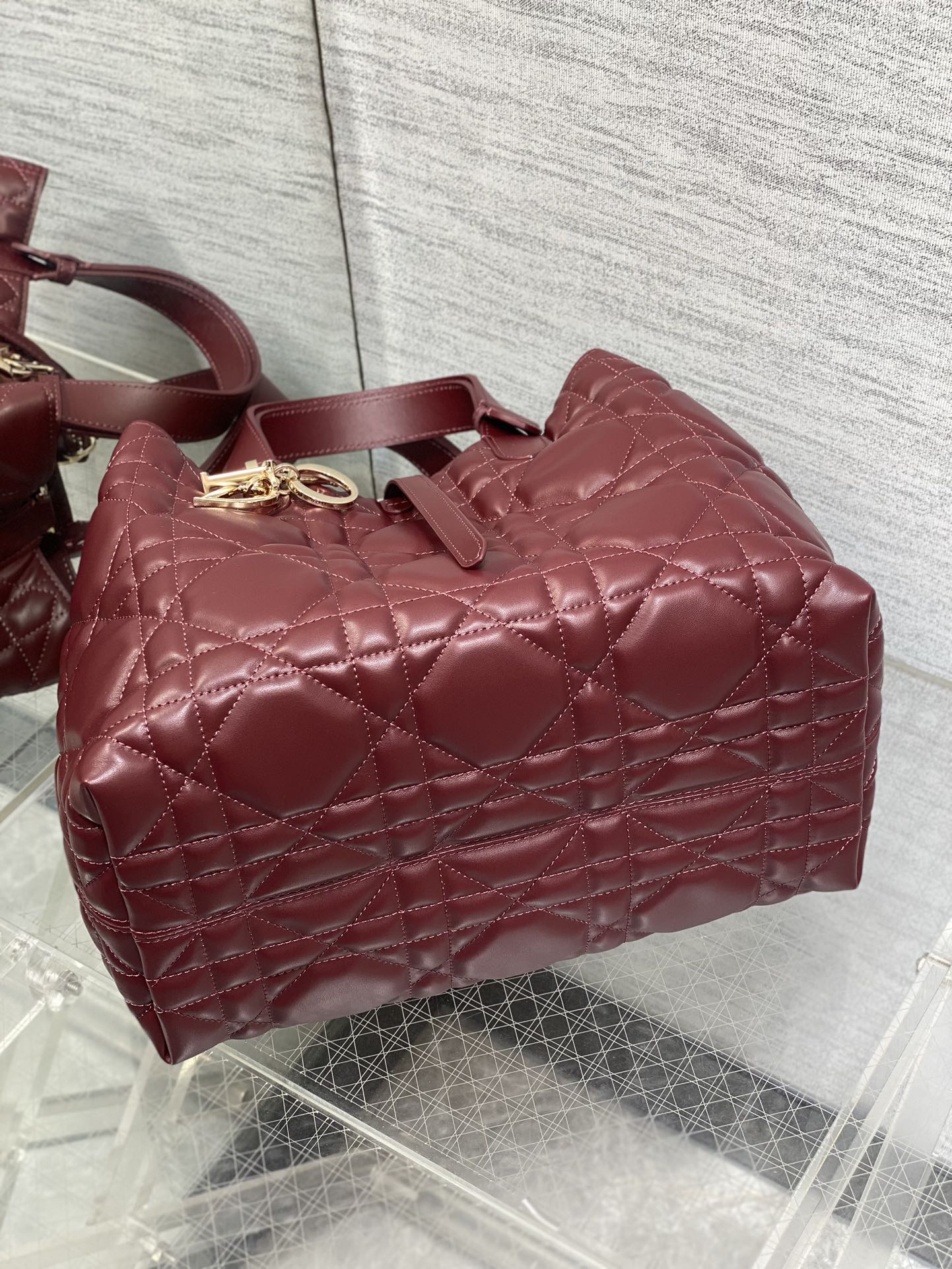 Bagsaaa Medium D10r Toujours Bag Plum Macrocannage Calfskin - 28.5cm
