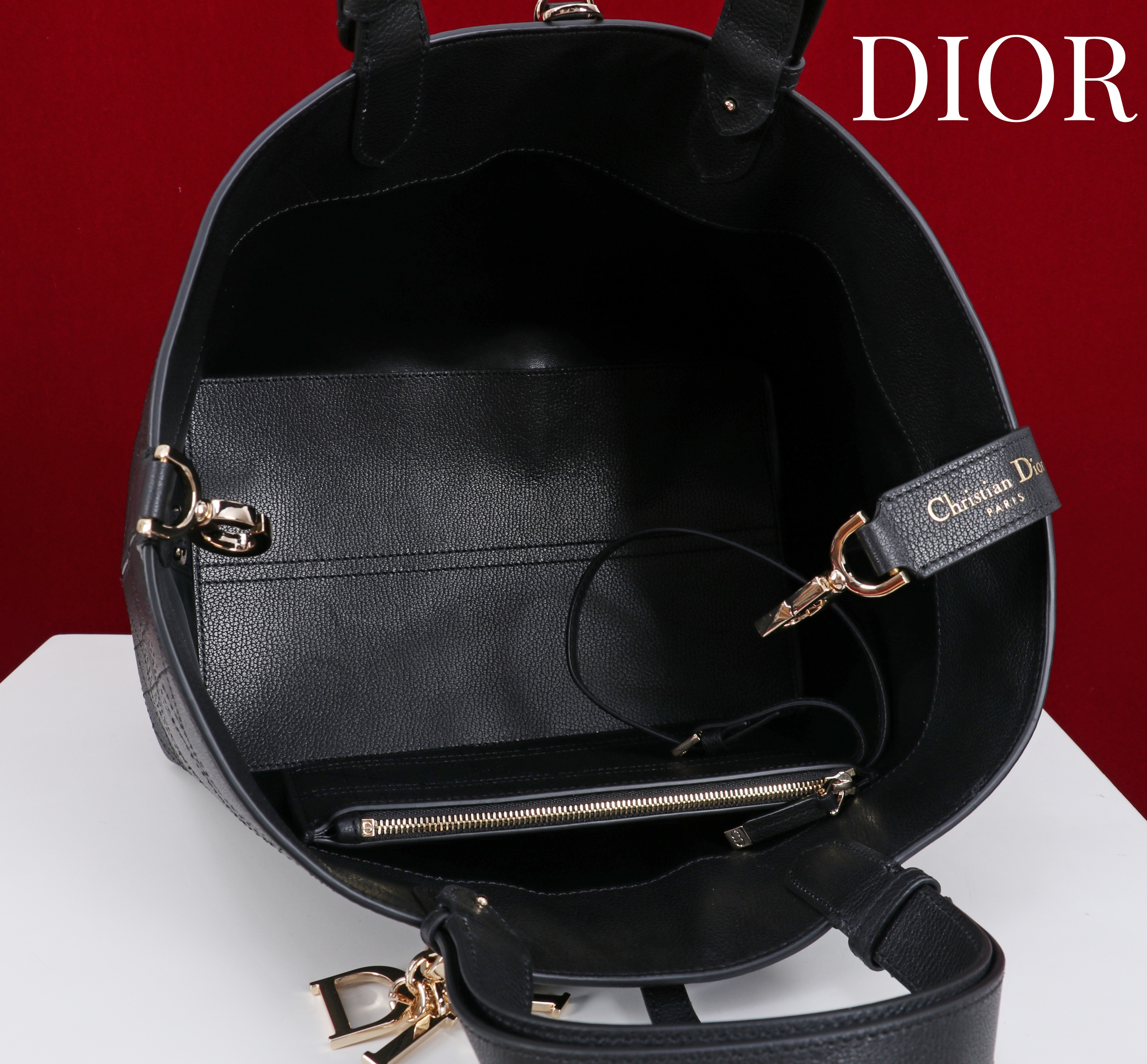 Bagsaaa Medium D10r Toujours Bag Black Flat Macrocannage Calfskin - 28.5cm